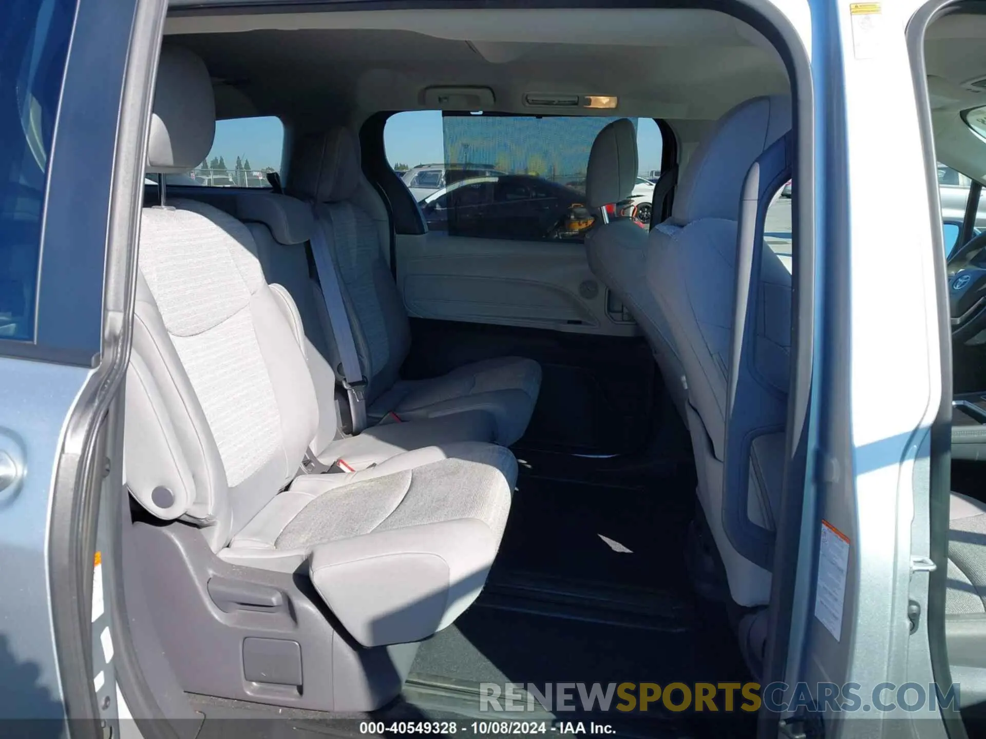 8 fotografías del automóvil dañado 5TDKRKEC4MS074294 TOYOTA SIENNA 2021