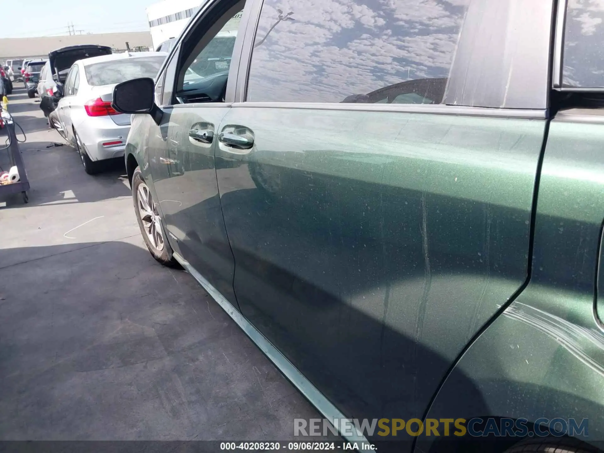 14 fotografías del automóvil dañado 5TDKRKEC6MS014551 TOYOTA SIENNA 2021