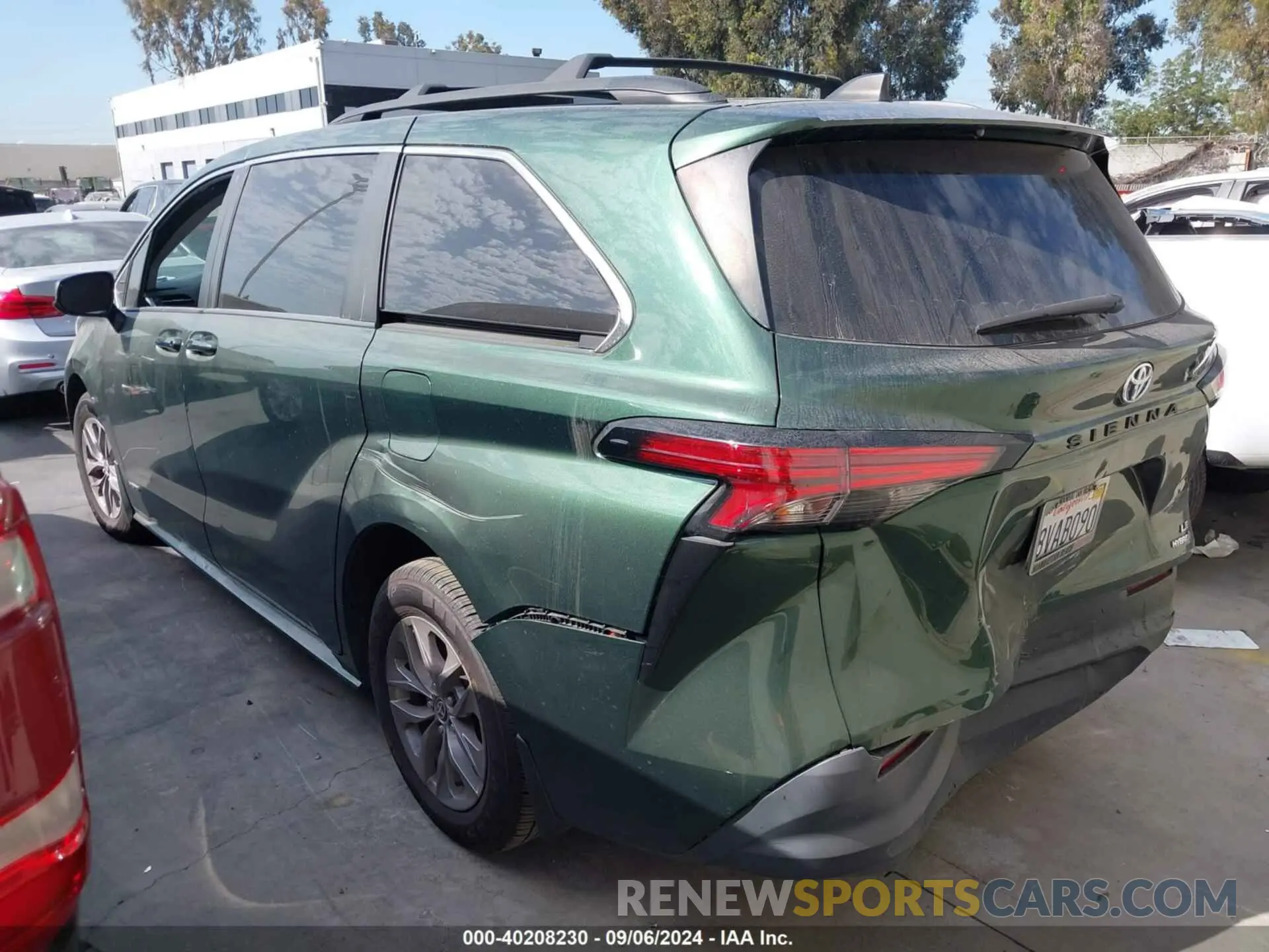 3 fotografías del automóvil dañado 5TDKRKEC6MS014551 TOYOTA SIENNA 2021