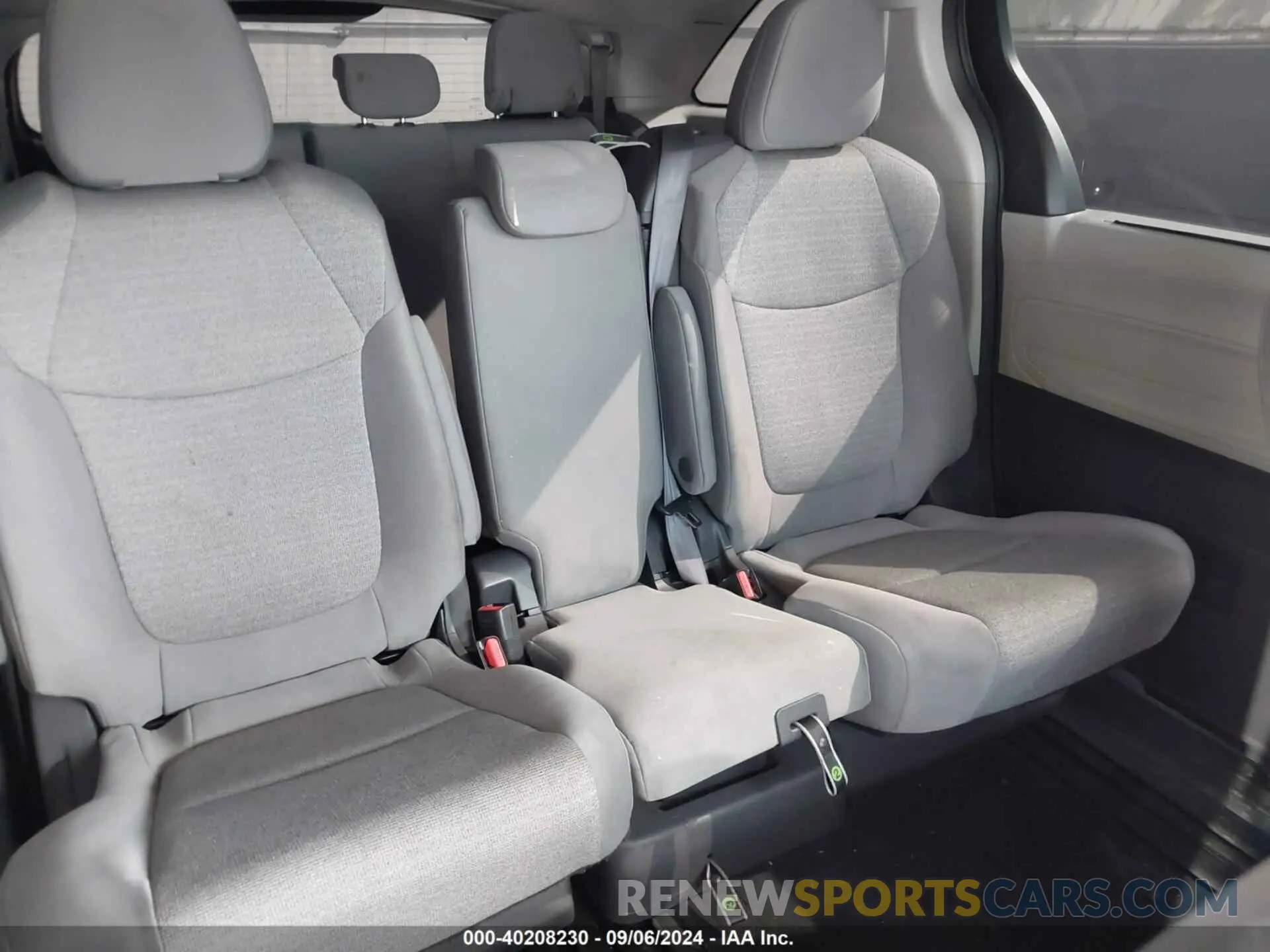 8 fotografías del automóvil dañado 5TDKRKEC6MS014551 TOYOTA SIENNA 2021