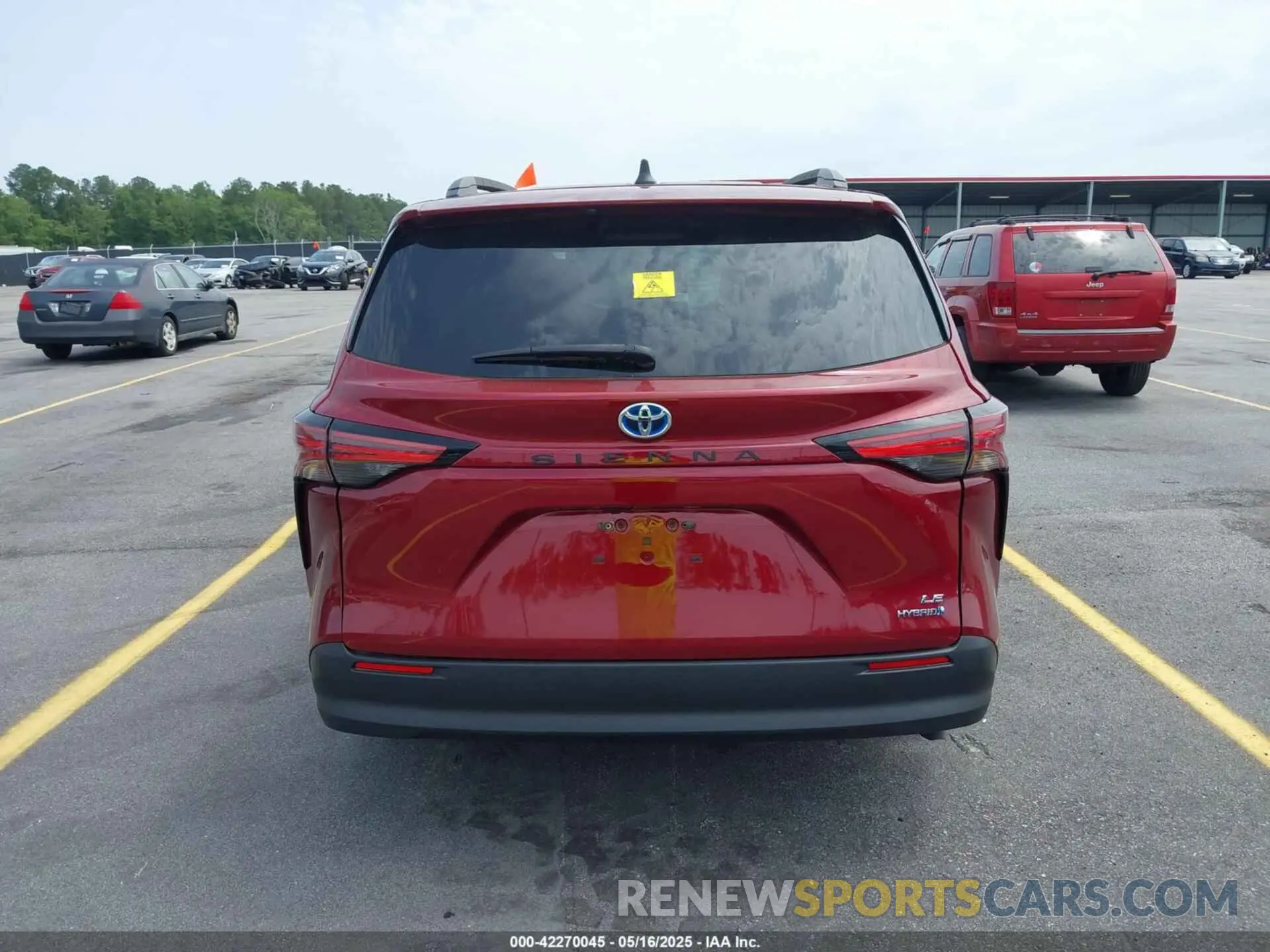 16 fotografías del automóvil dañado 5TDKRKEC6MS043676 TOYOTA SIENNA 2021