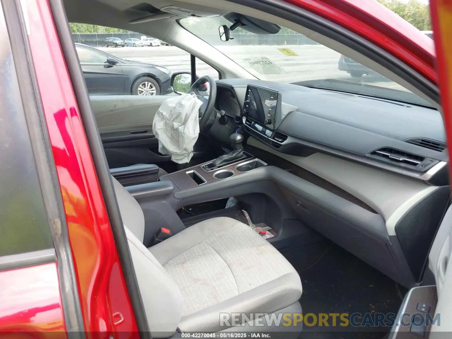 5 fotografías del automóvil dañado 5TDKRKEC6MS043676 TOYOTA SIENNA 2021