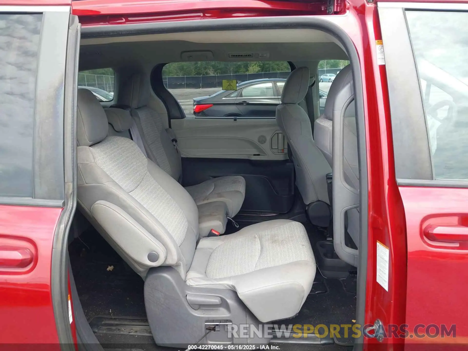 8 fotografías del automóvil dañado 5TDKRKEC6MS043676 TOYOTA SIENNA 2021
