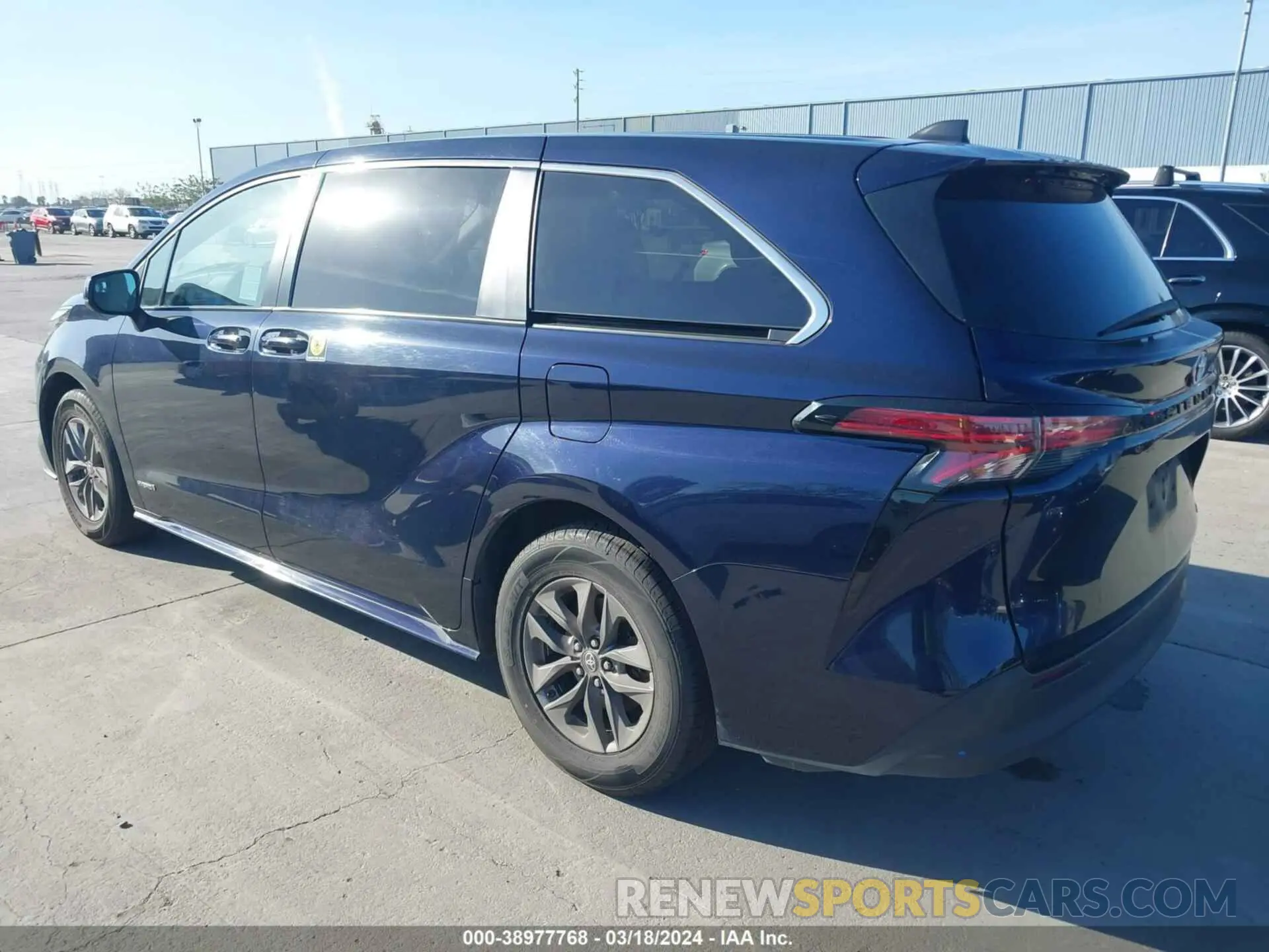3 fotografías del automóvil dañado 5TDKRKEC7MS032654 TOYOTA SIENNA 2021