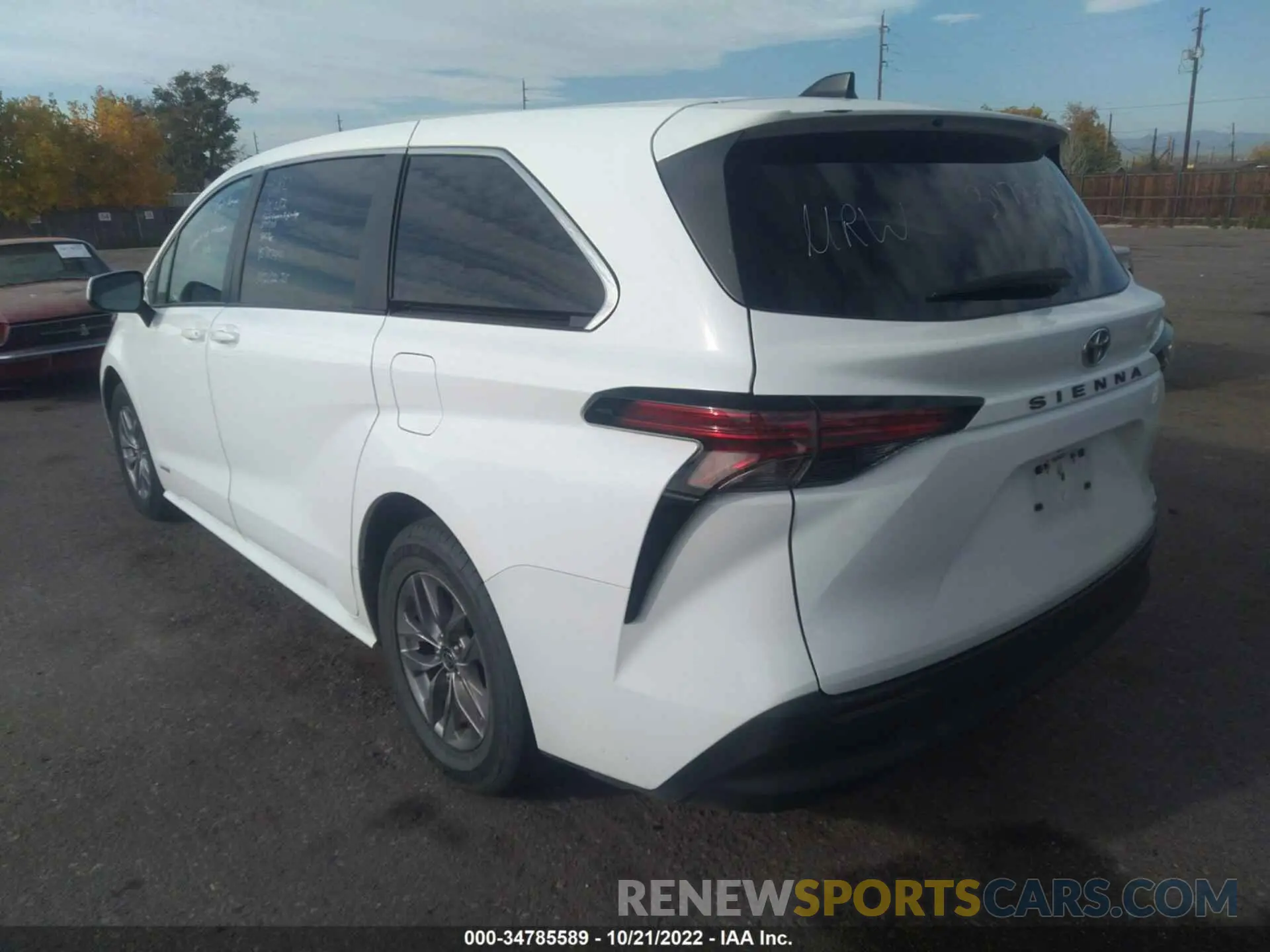 3 fotografías del automóvil dañado 5TDKRKEC8MS015894 TOYOTA SIENNA 2021