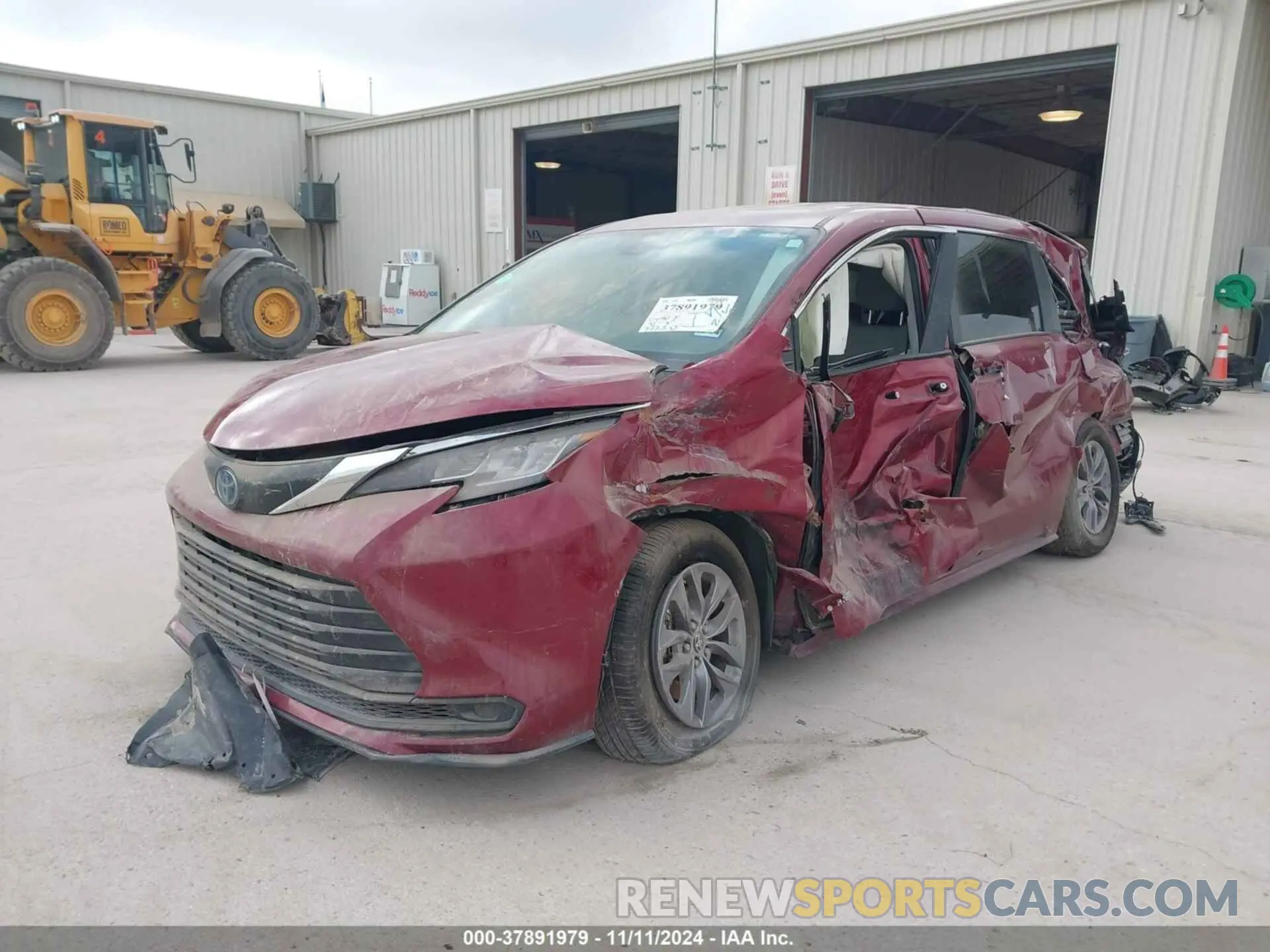 2 fotografías del automóvil dañado 5TDKRKECXMS046659 TOYOTA SIENNA 2021