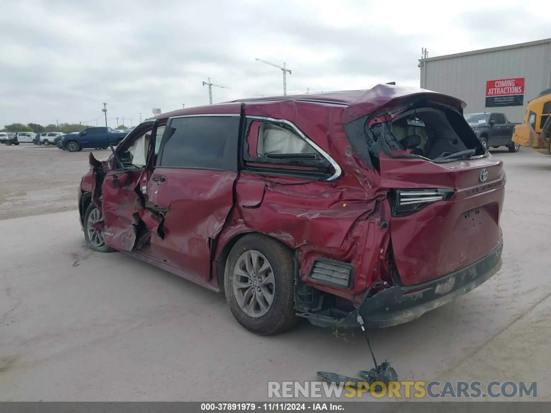 3 fotografías del automóvil dañado 5TDKRKECXMS046659 TOYOTA SIENNA 2021