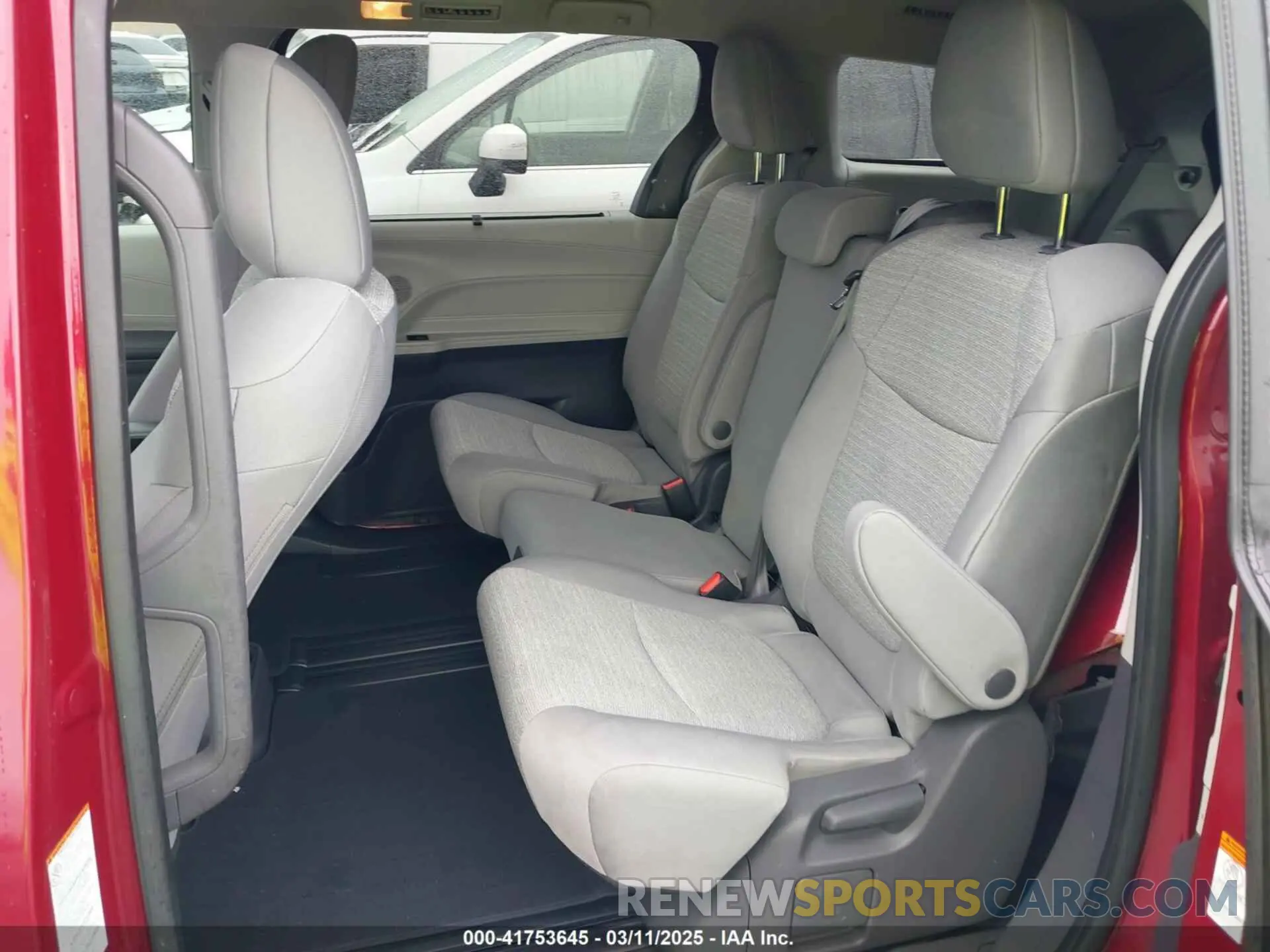 8 fotografías del automóvil dañado 5TDKSKFC7MS007904 TOYOTA SIENNA 2021