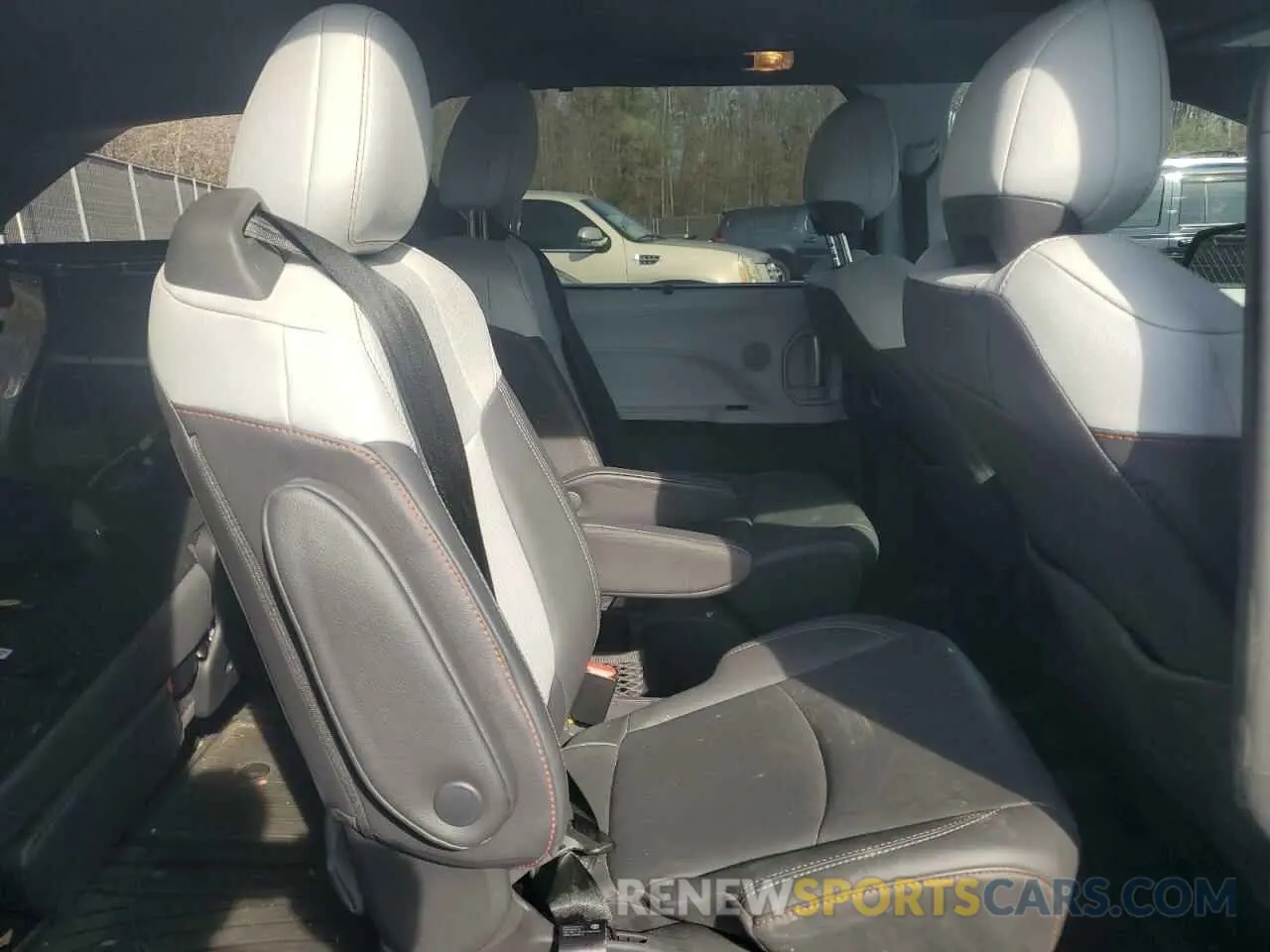11 fotografías del automóvil dañado 5TDXRKEC0MS050838 TOYOTA SIENNA 2021