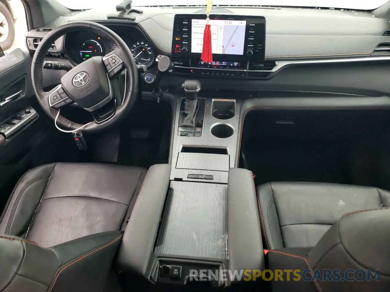 8 fotografías del automóvil dañado 5TDXRKEC3MS003612 TOYOTA SIENNA 2021