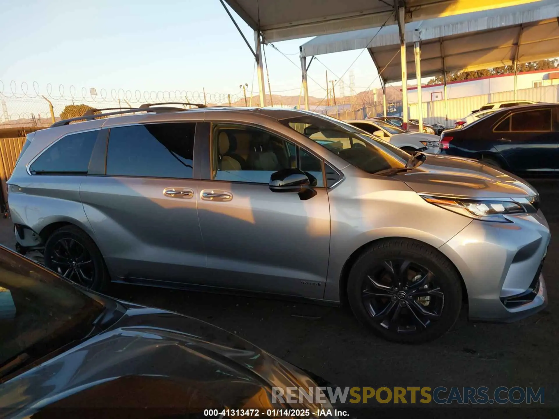 13 fotografías del automóvil dañado 5TDXRKEC6MS055252 TOYOTA SIENNA 2021