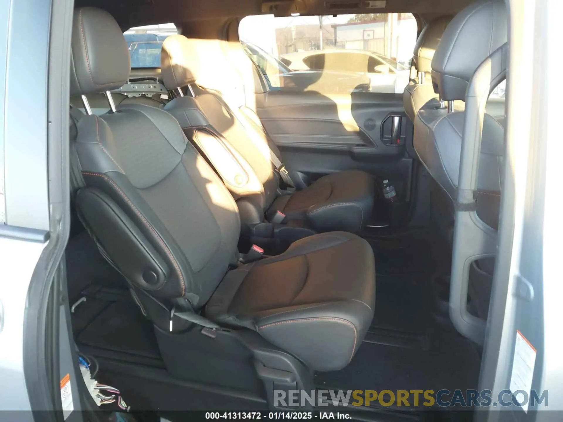 8 fotografías del automóvil dañado 5TDXRKEC6MS055252 TOYOTA SIENNA 2021