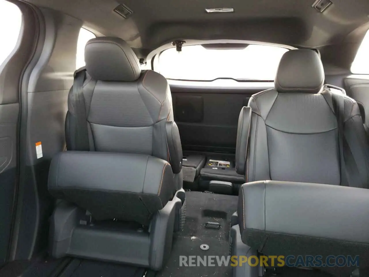 10 fotografías del automóvil dañado 5TDXSKFC9MS029604 TOYOTA SIENNA 2021