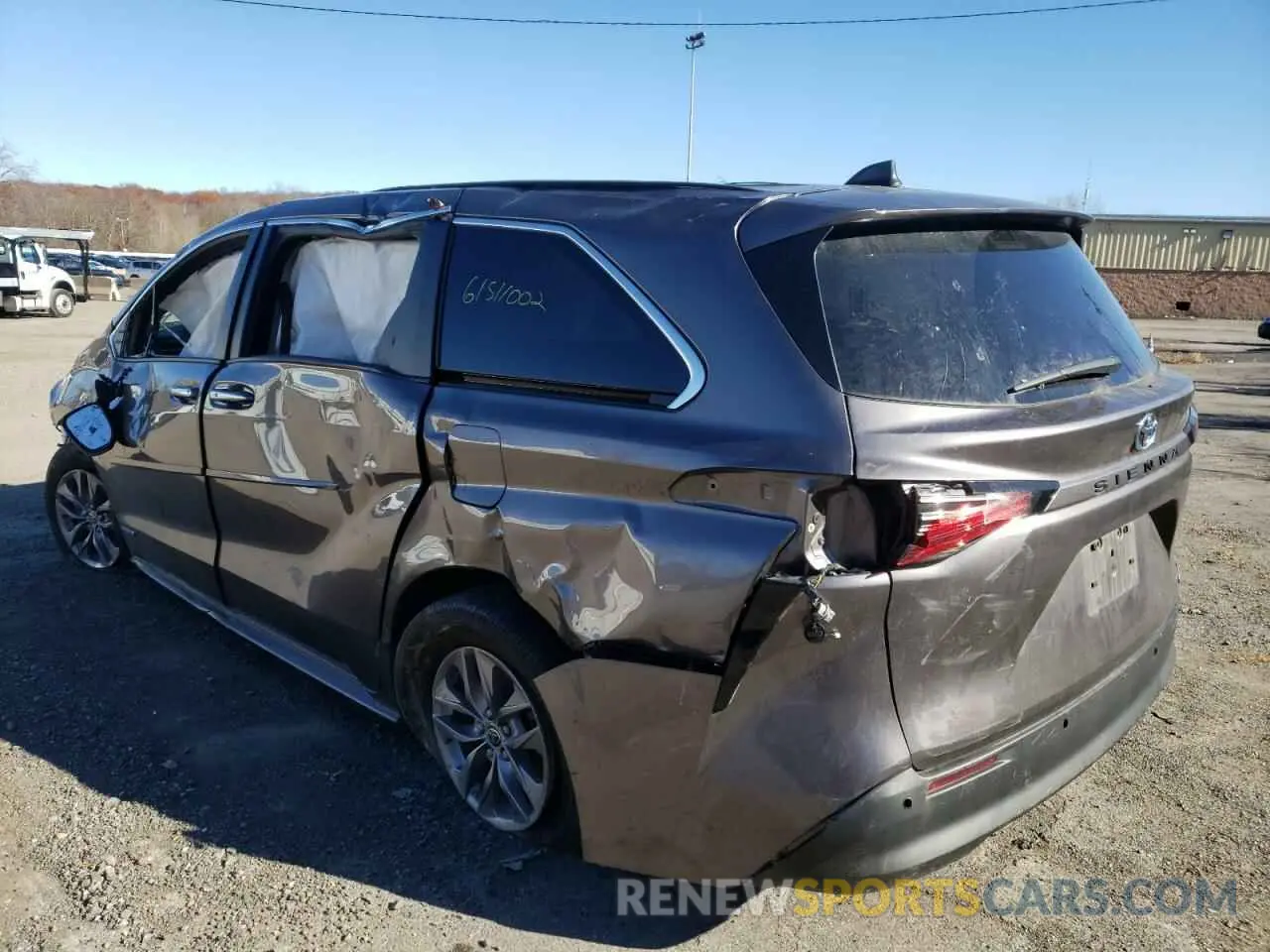 3 fotografías del automóvil dañado 5TDYRKEC0MS025376 TOYOTA SIENNA 2021