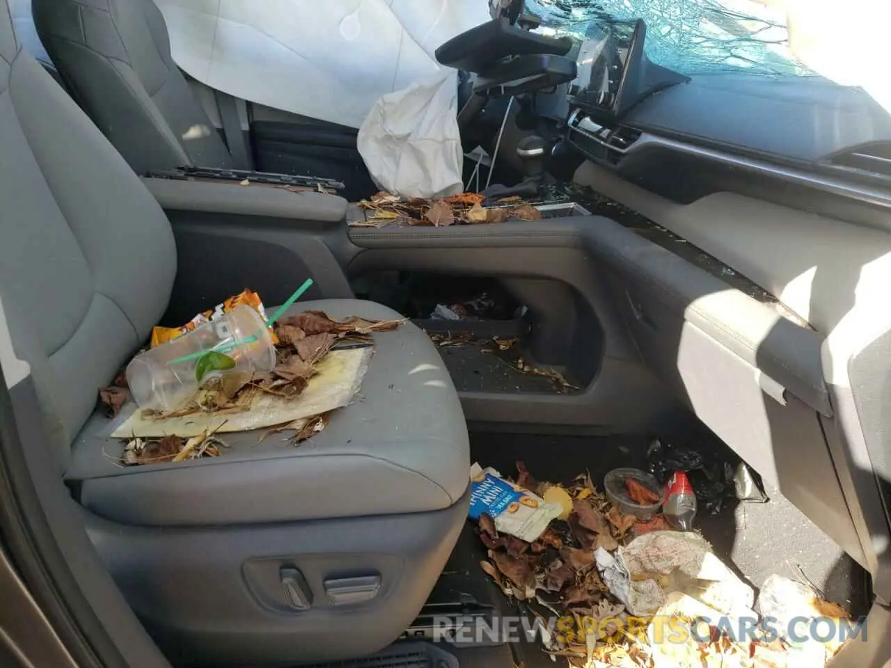 5 fotografías del automóvil dañado 5TDYRKEC0MS025376 TOYOTA SIENNA 2021