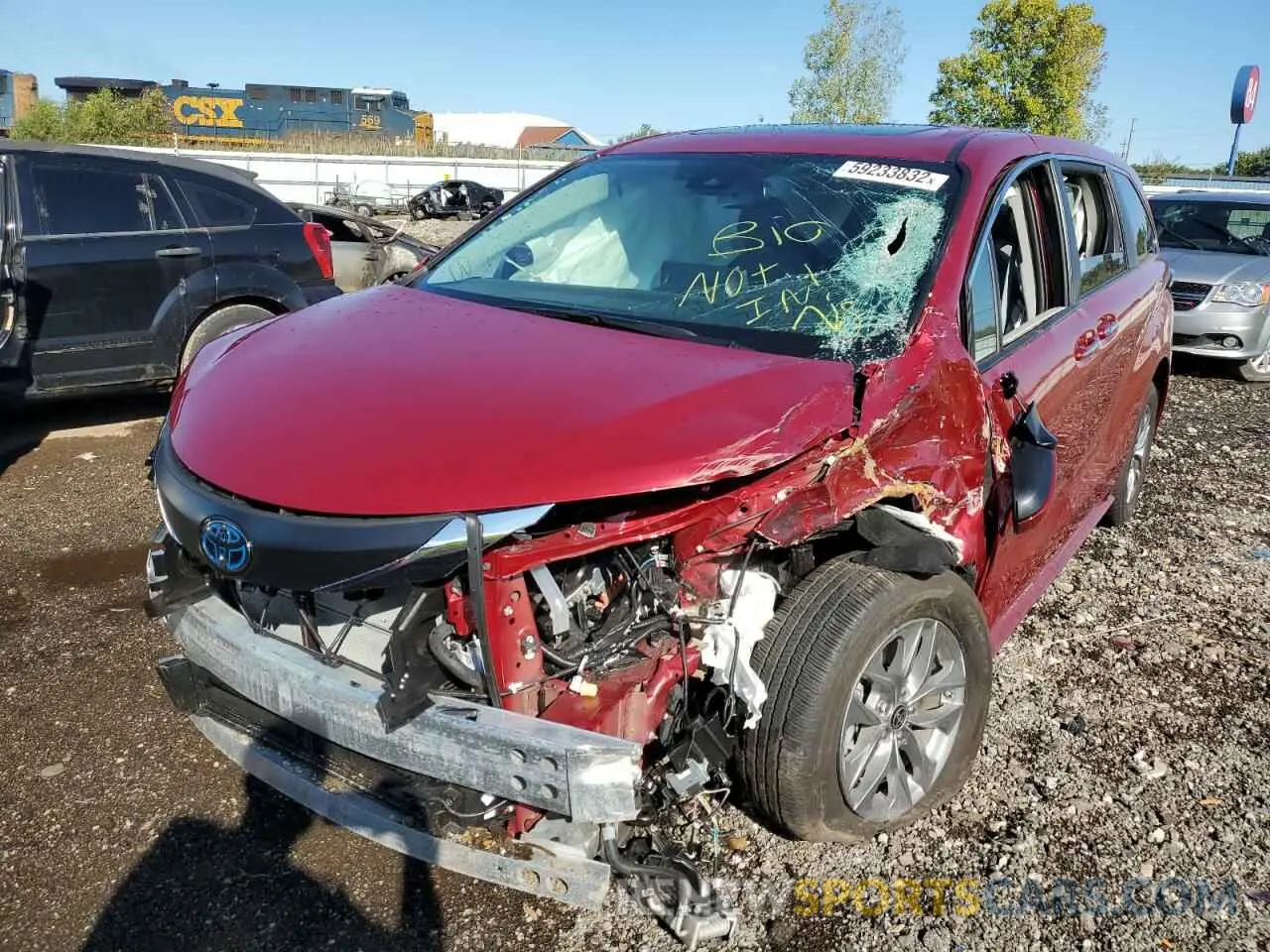 2 fotografías del automóvil dañado 5TDYRKEC0MS068860 TOYOTA SIENNA 2021