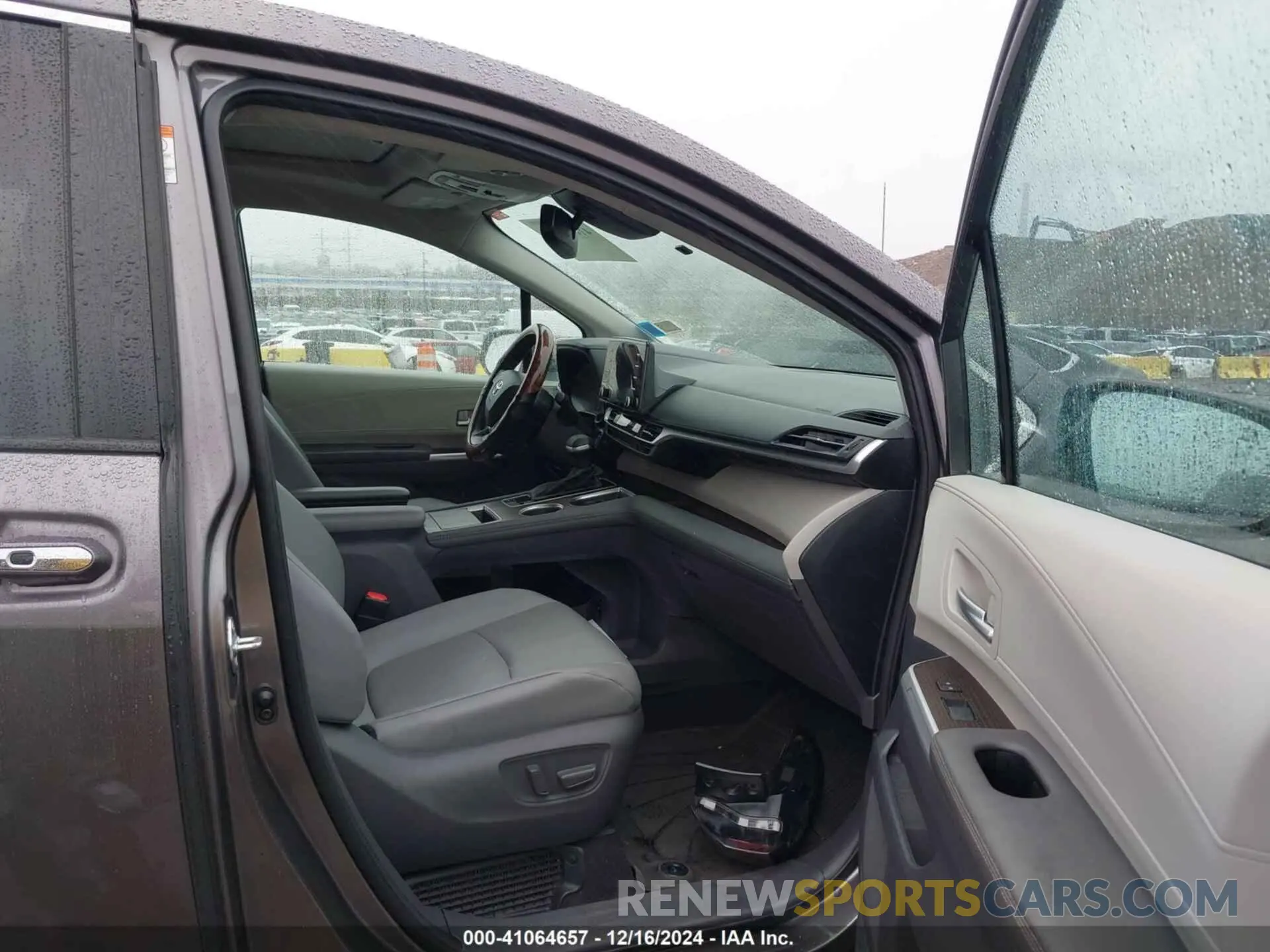 5 fotografías del automóvil dañado 5TDYRKEC5MS030461 TOYOTA SIENNA 2021