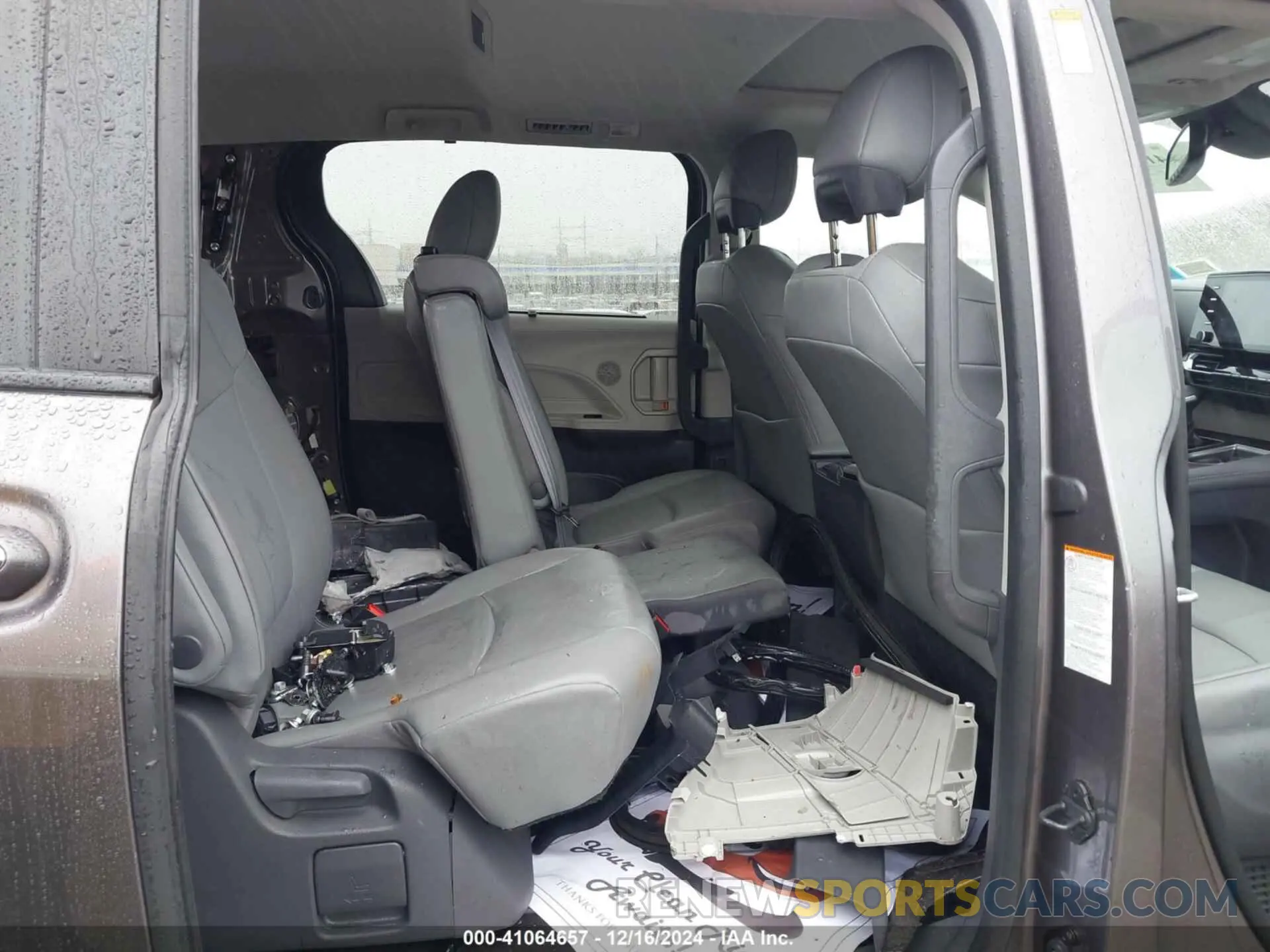 8 fotografías del automóvil dañado 5TDYRKEC5MS030461 TOYOTA SIENNA 2021