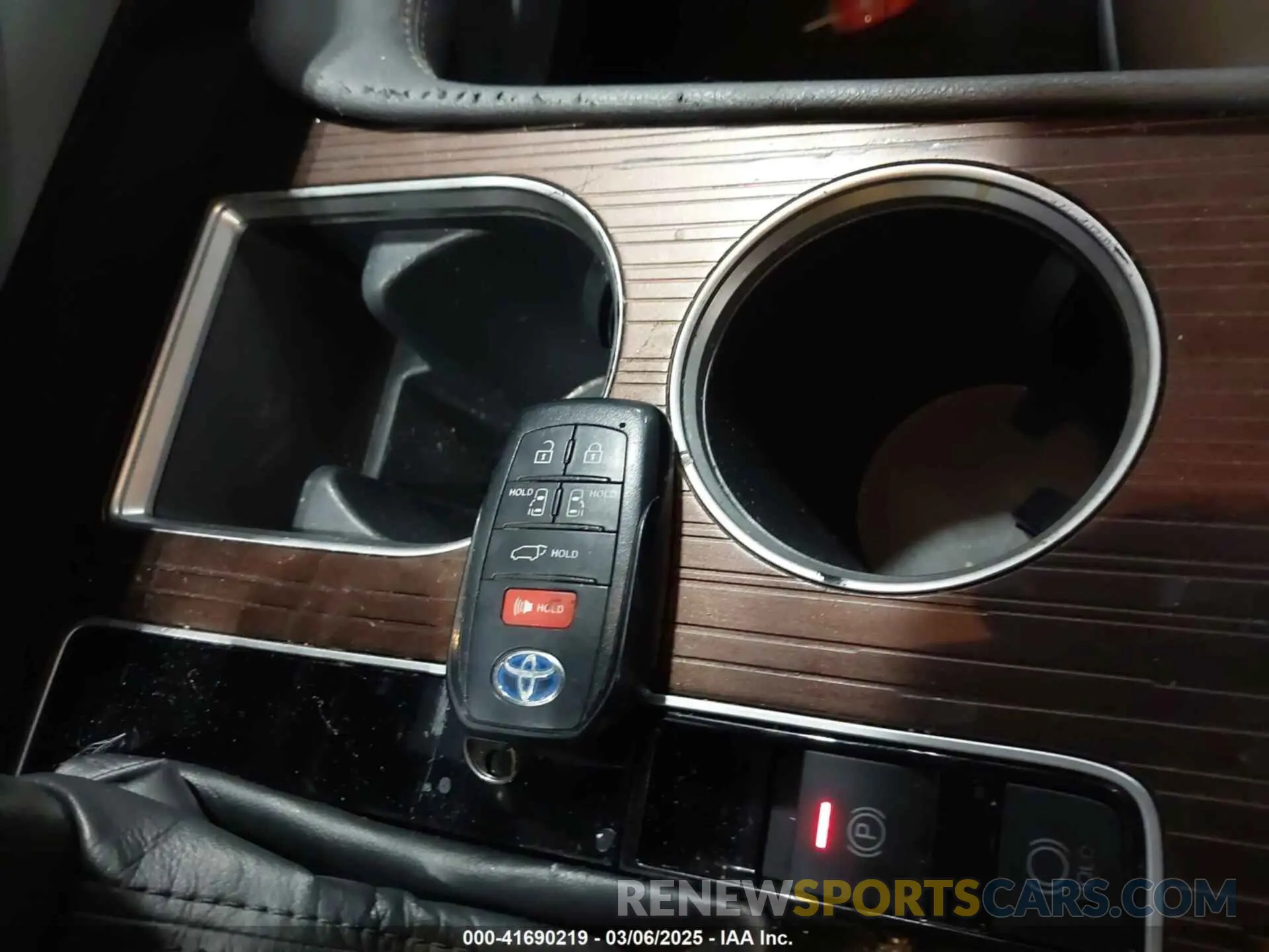 11 fotografías del automóvil dañado 5TDYRKEC8MS012536 TOYOTA SIENNA 2021