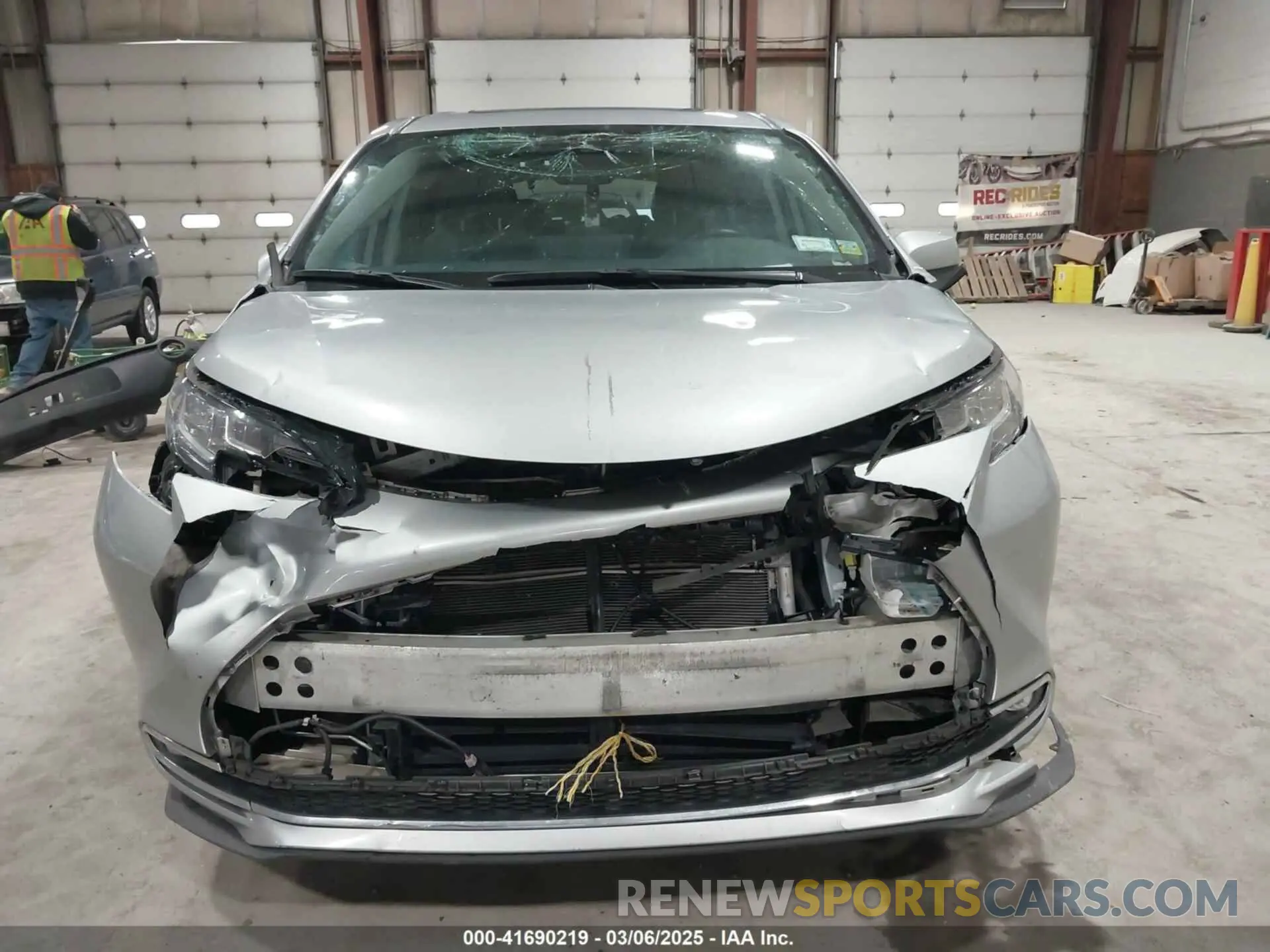 12 fotografías del automóvil dañado 5TDYRKEC8MS012536 TOYOTA SIENNA 2021
