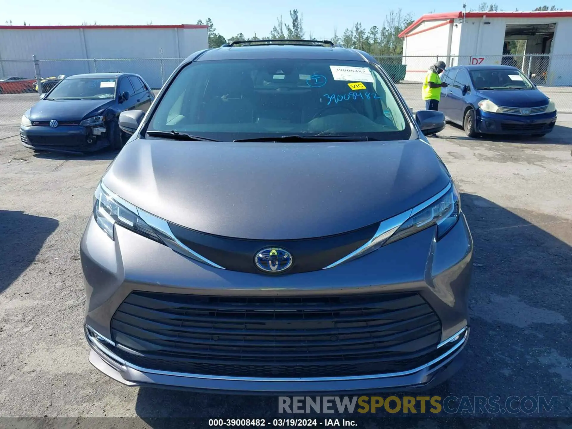 12 fotografías del automóvil dañado 5TDYRKEC8MS056567 TOYOTA SIENNA 2021