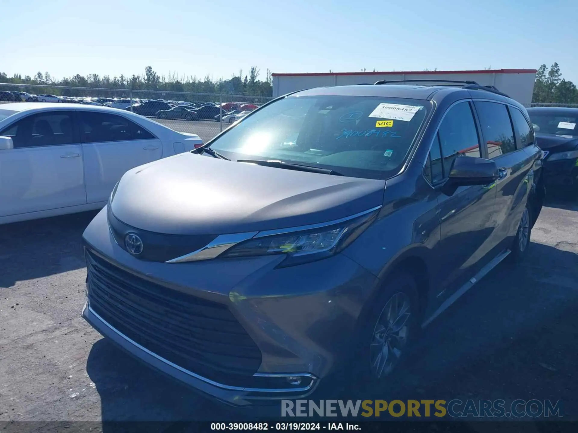 2 fotografías del automóvil dañado 5TDYRKEC8MS056567 TOYOTA SIENNA 2021