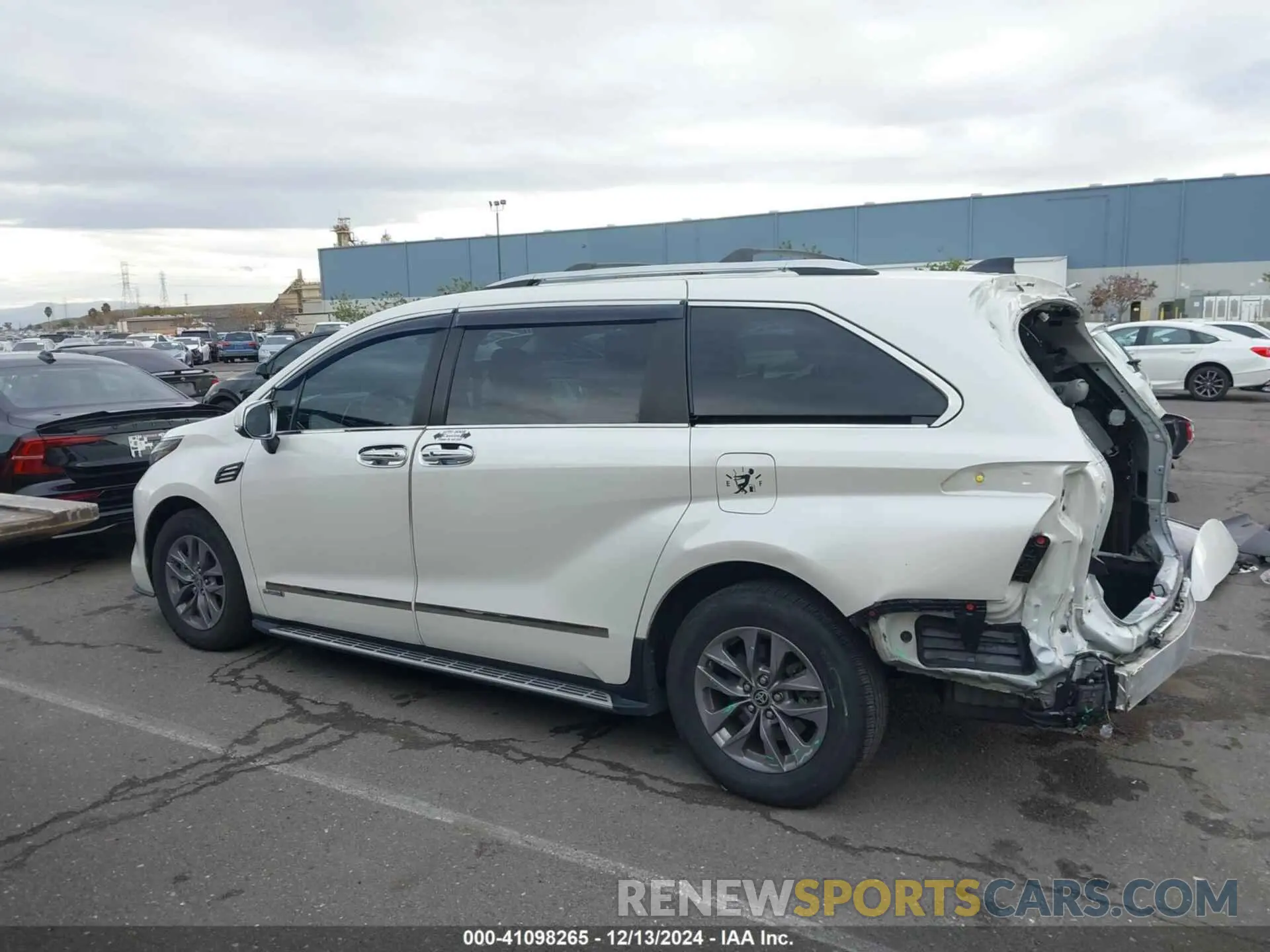 15 fotografías del automóvil dañado 5TDYRKEC9MS031127 TOYOTA SIENNA 2021