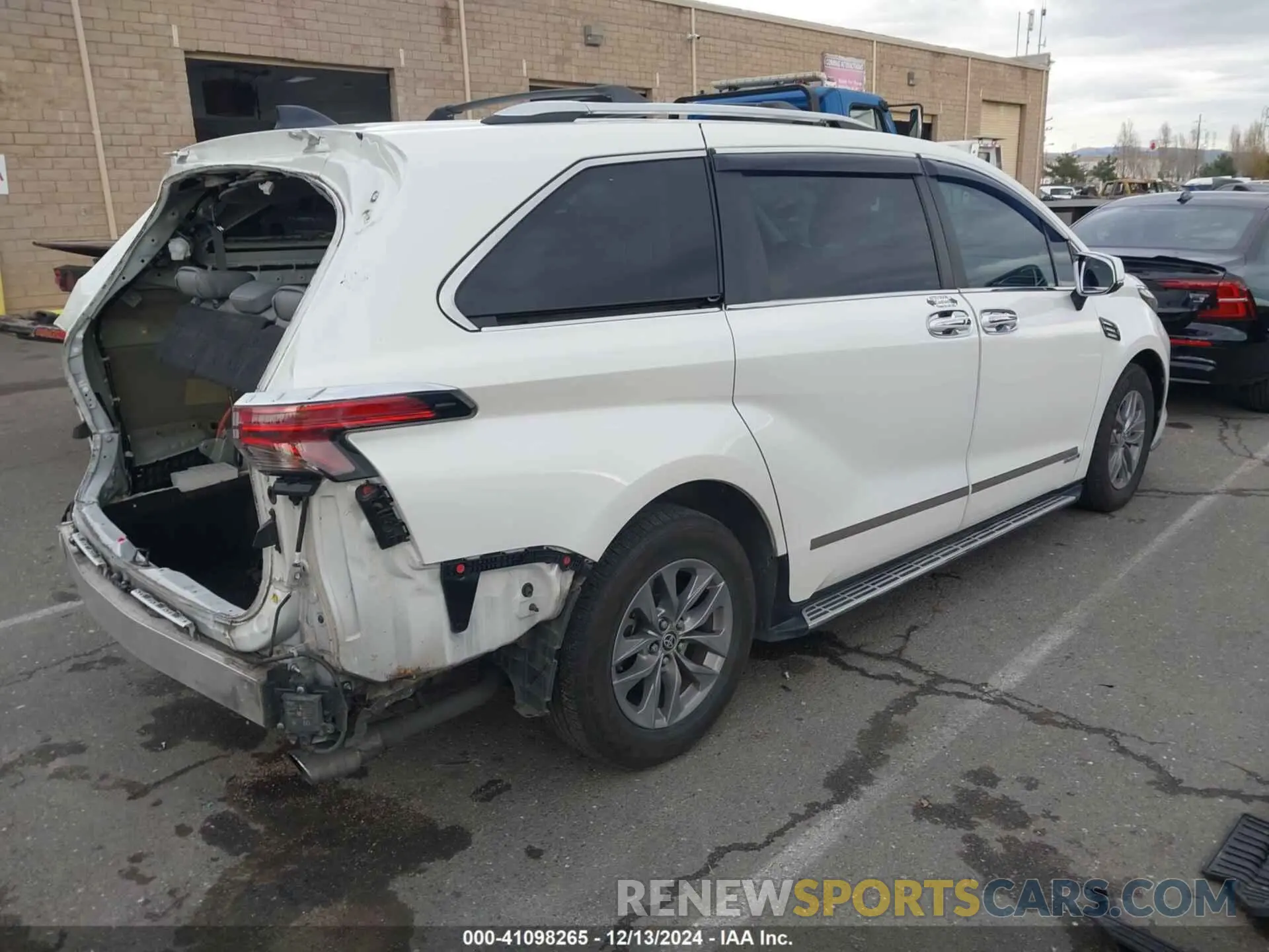 4 fotografías del automóvil dañado 5TDYRKEC9MS031127 TOYOTA SIENNA 2021