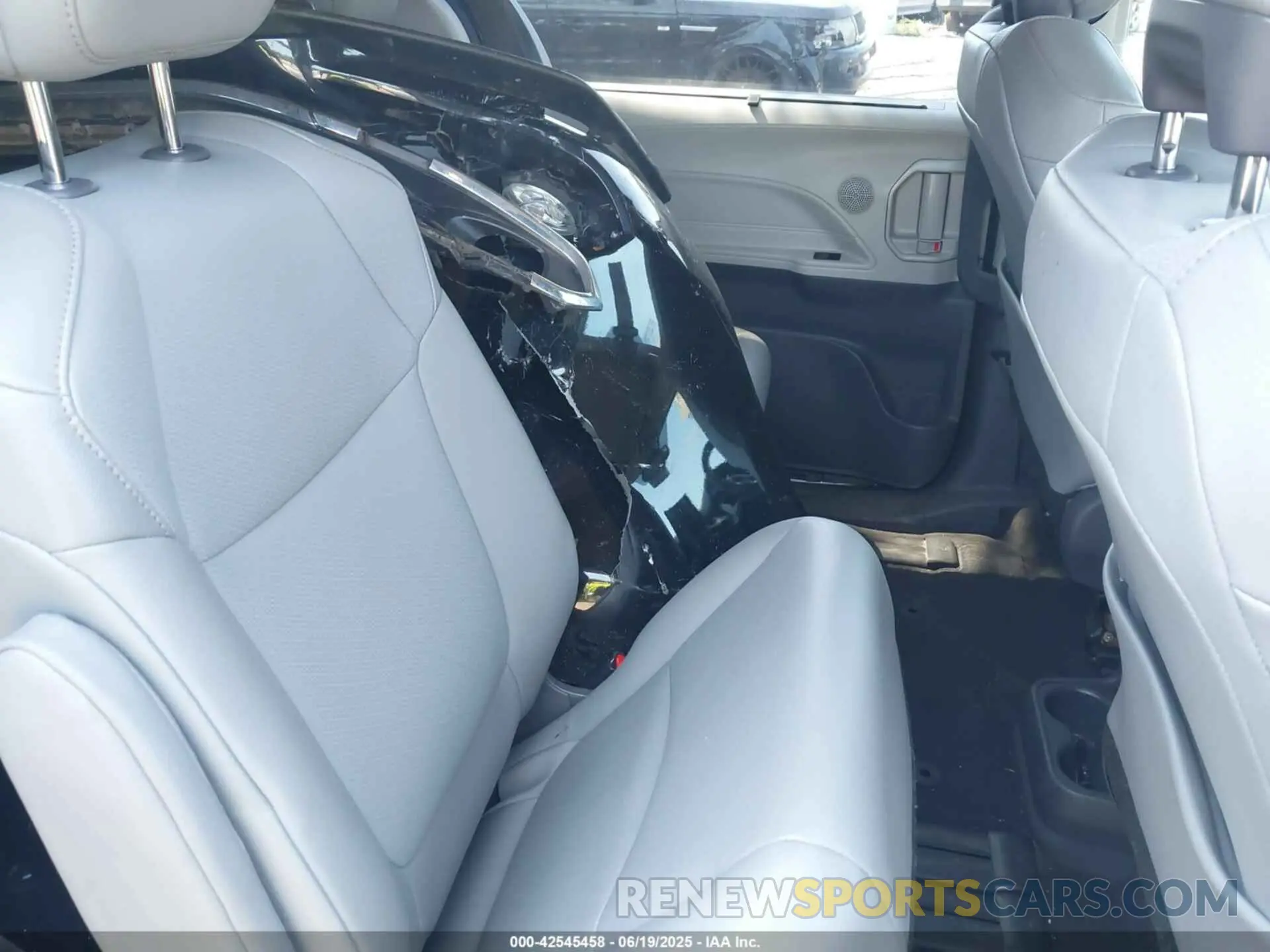 8 fotografías del automóvil dañado 5TDYRKECXMS065299 TOYOTA SIENNA 2021