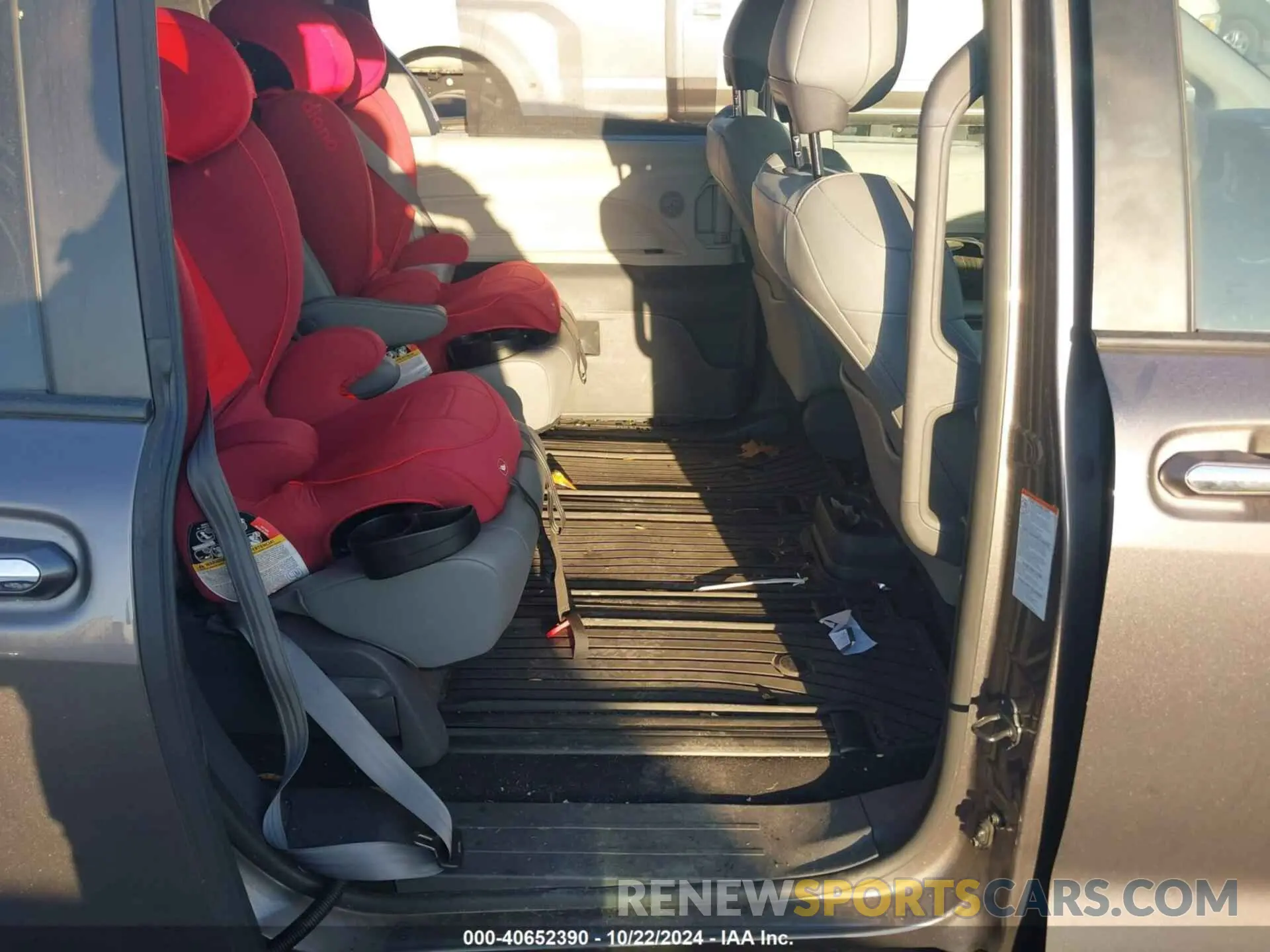 8 fotografías del automóvil dañado 5TDYSKFC4MS018594 TOYOTA SIENNA 2021