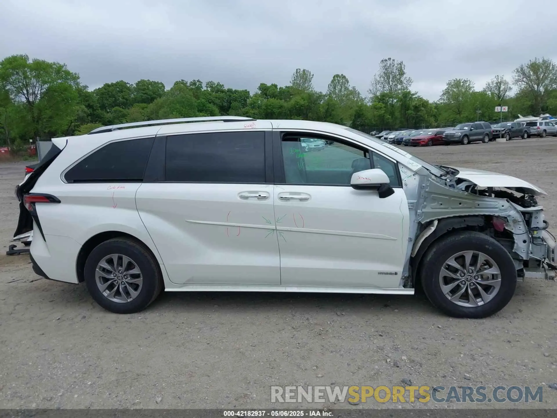 14 fotografías del automóvil dañado 5TDYSKFC6MS002087 TOYOTA SIENNA 2021