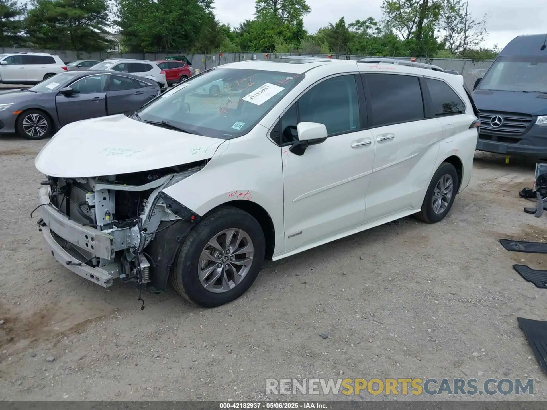 2 fotografías del automóvil dañado 5TDYSKFC6MS002087 TOYOTA SIENNA 2021
