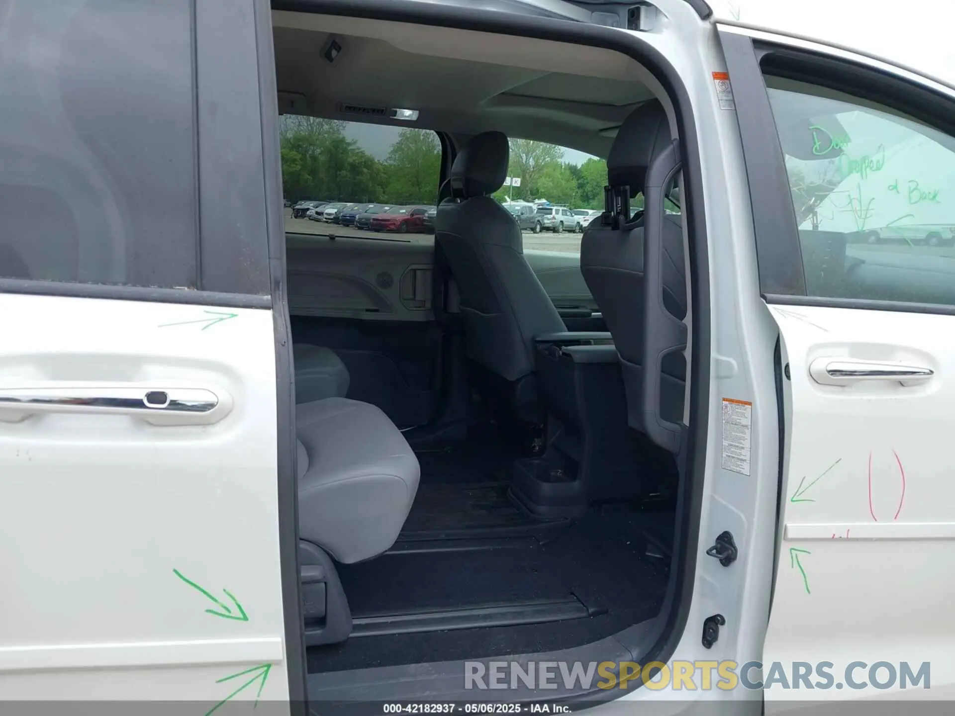 8 fotografías del automóvil dañado 5TDYSKFC6MS002087 TOYOTA SIENNA 2021