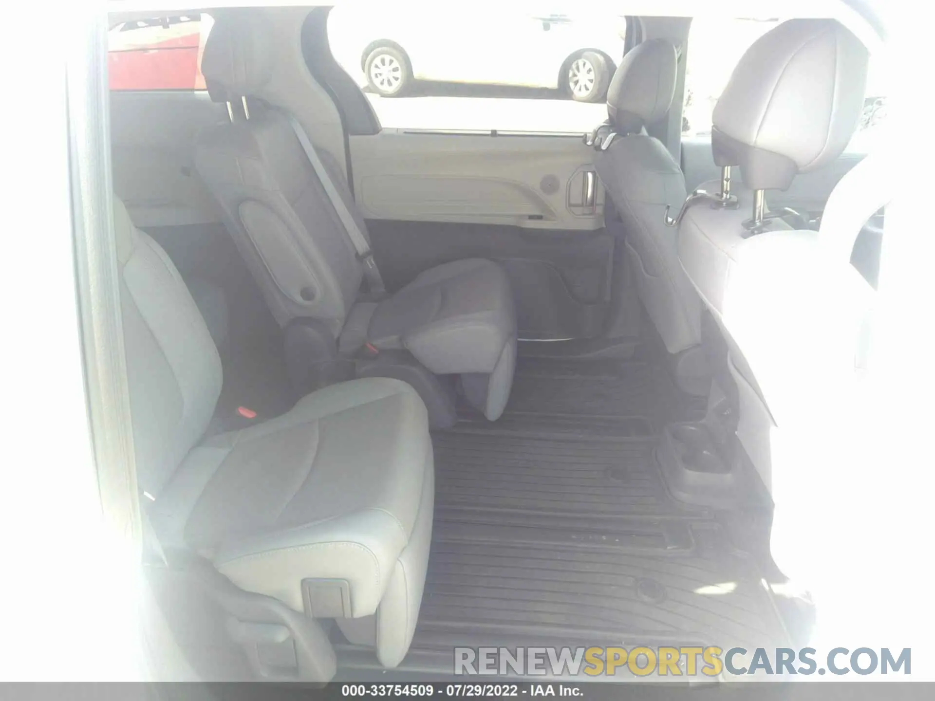 8 fotografías del automóvil dañado 5TDZRKEC0MS009716 TOYOTA SIENNA 2021