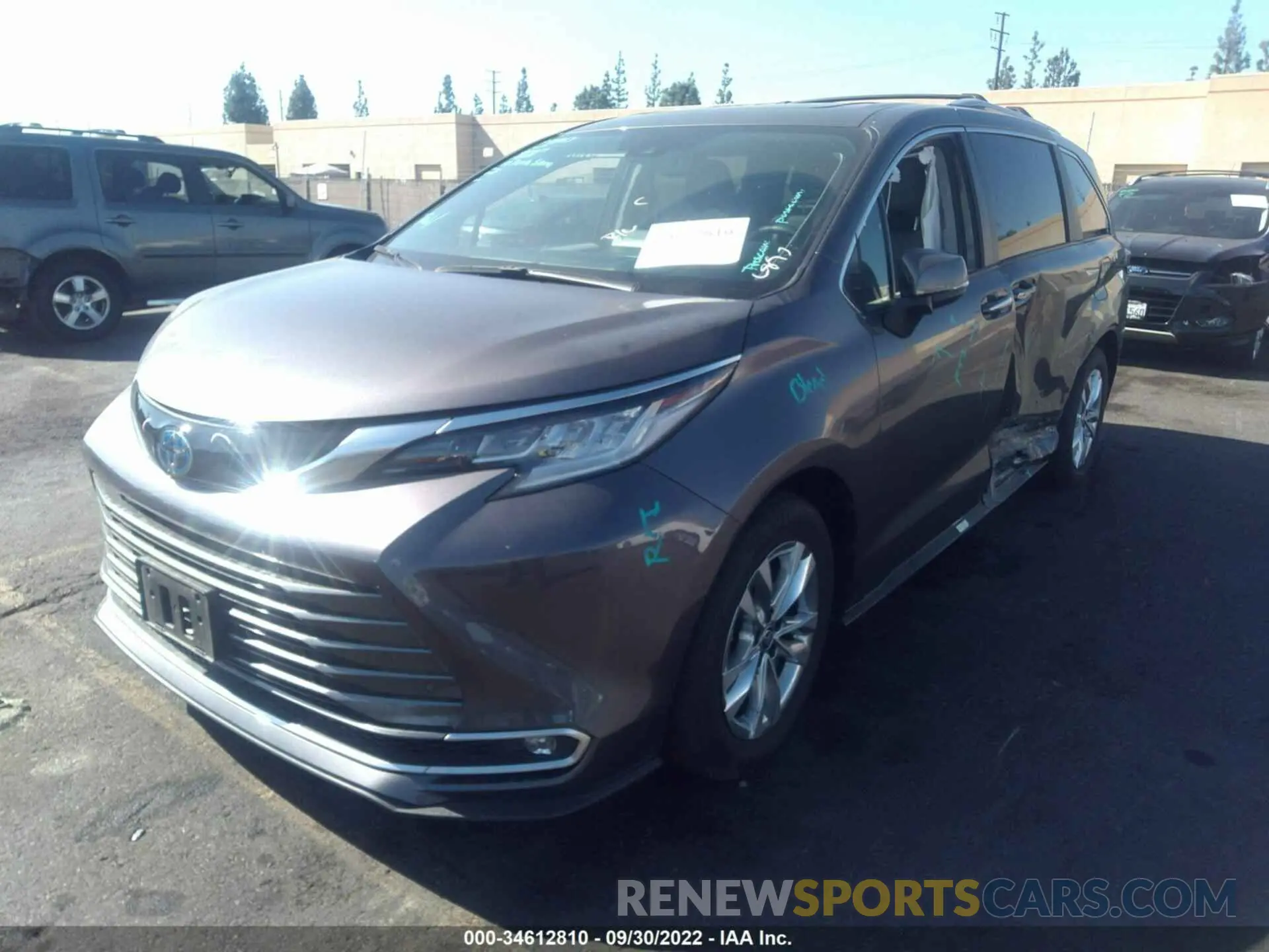 2 fotografías del automóvil dañado 5TDZRKEC1MS004119 TOYOTA SIENNA 2021