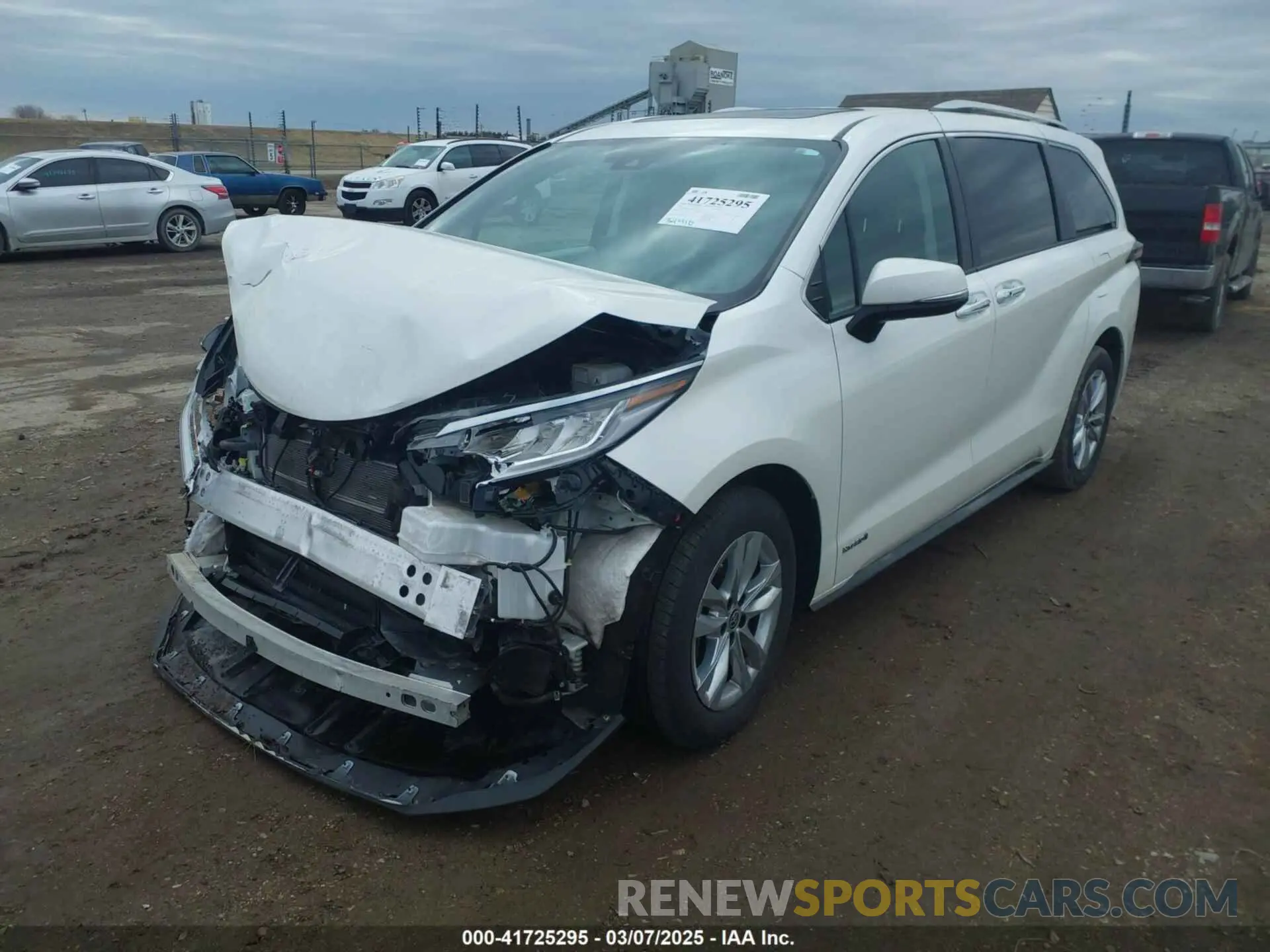 2 fotografías del automóvil dañado 5TDZRKEC4MS009752 TOYOTA SIENNA 2021