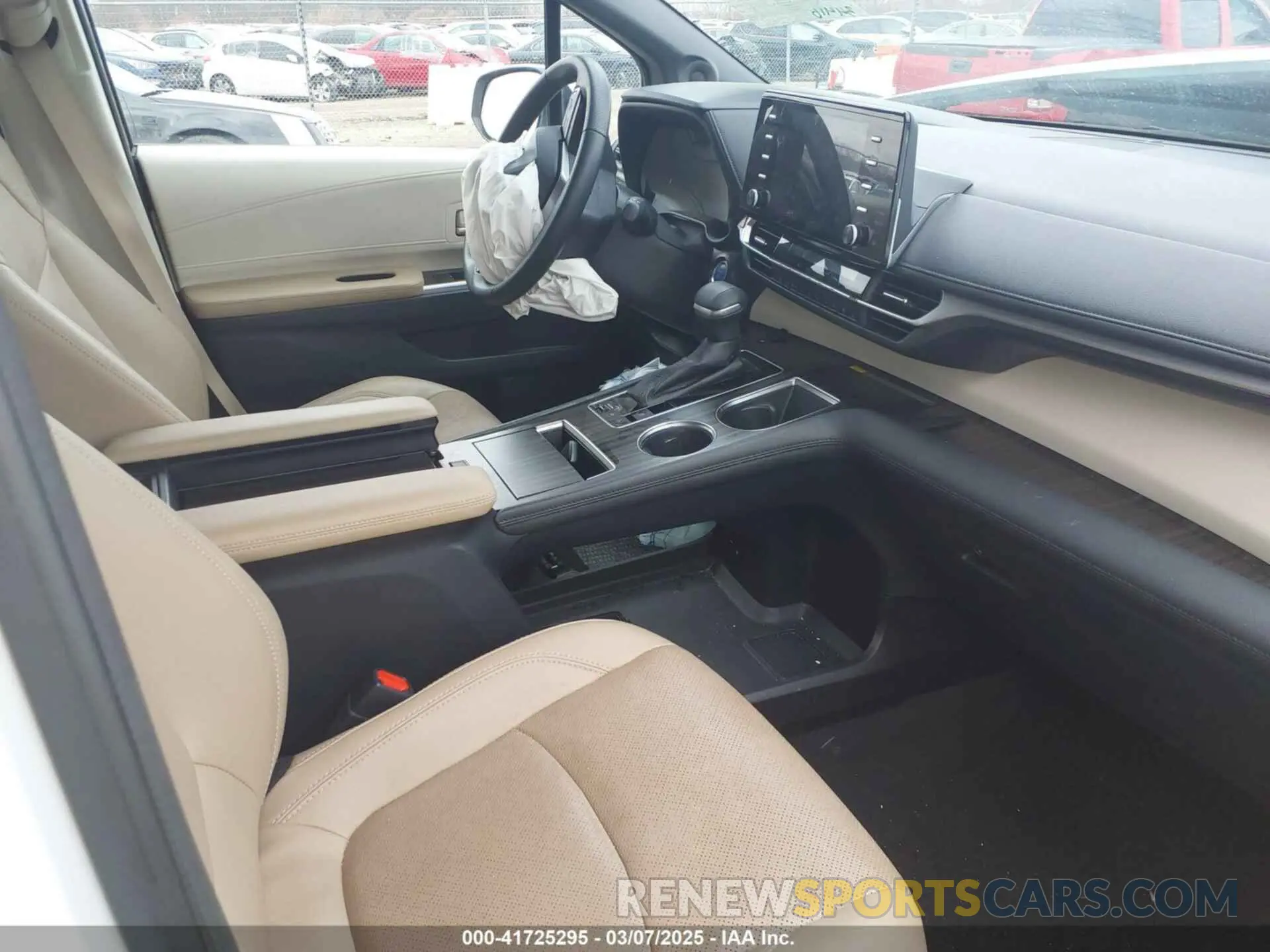 5 fotografías del automóvil dañado 5TDZRKEC4MS009752 TOYOTA SIENNA 2021
