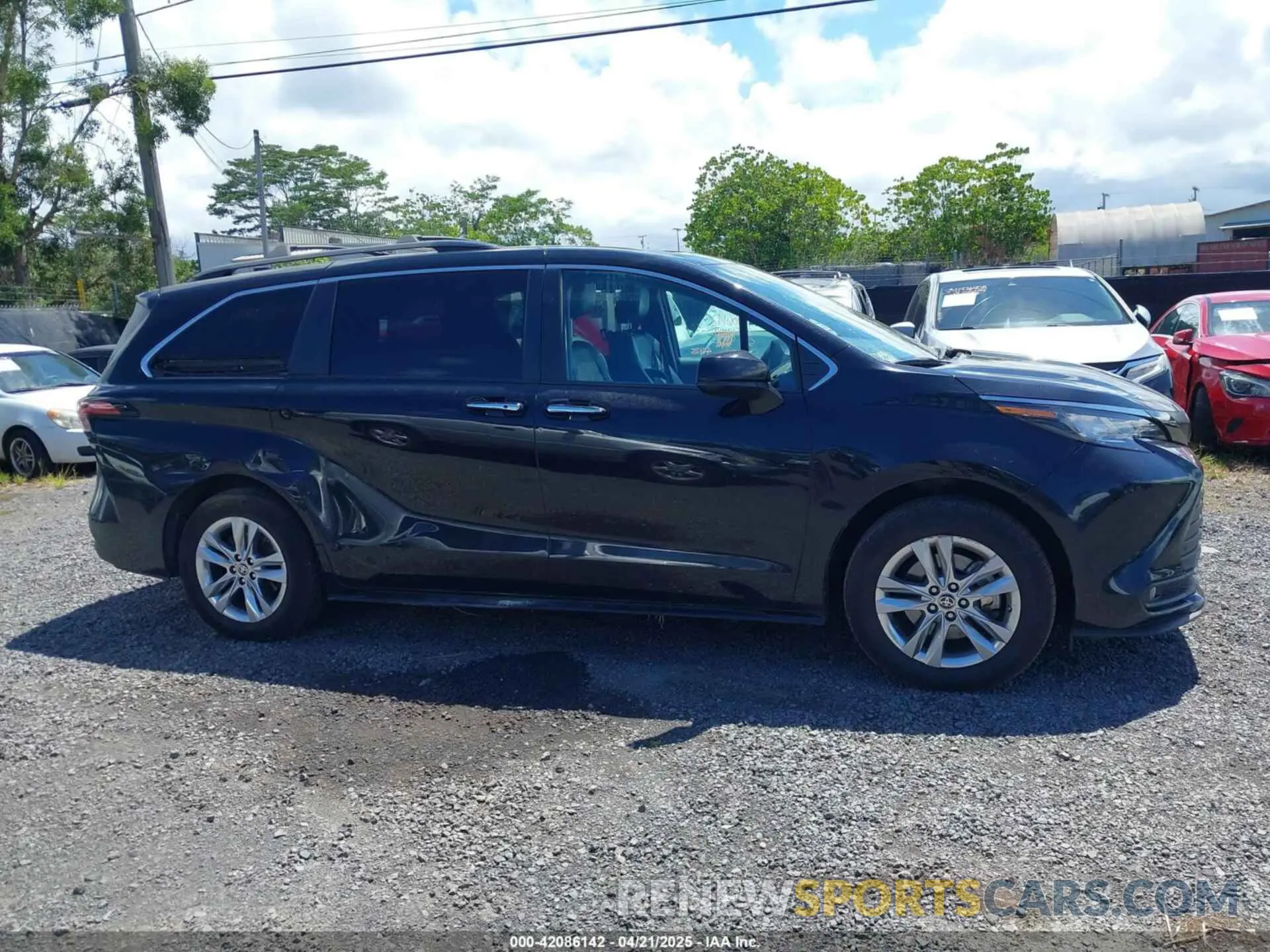 13 fotografías del automóvil dañado 5TDASKFC7NS045078 TOYOTA SIENNA 2022
