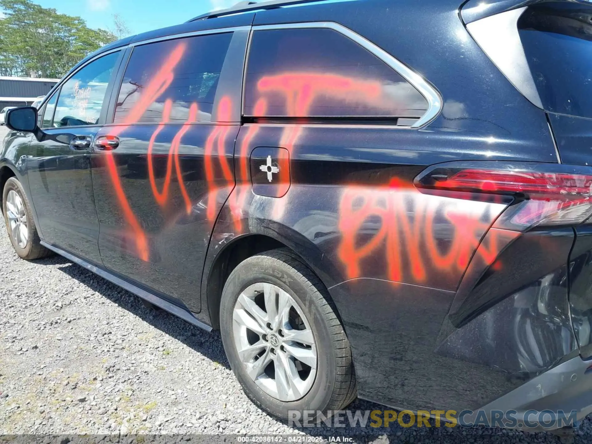 20 fotografías del automóvil dañado 5TDASKFC7NS045078 TOYOTA SIENNA 2022