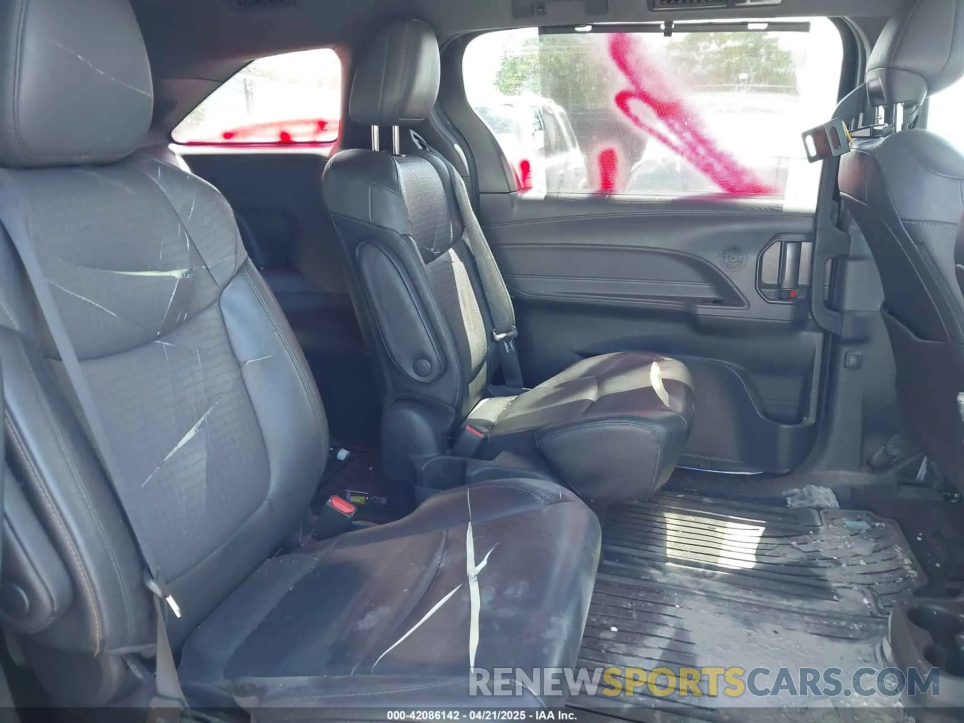8 fotografías del automóvil dañado 5TDASKFC7NS045078 TOYOTA SIENNA 2022