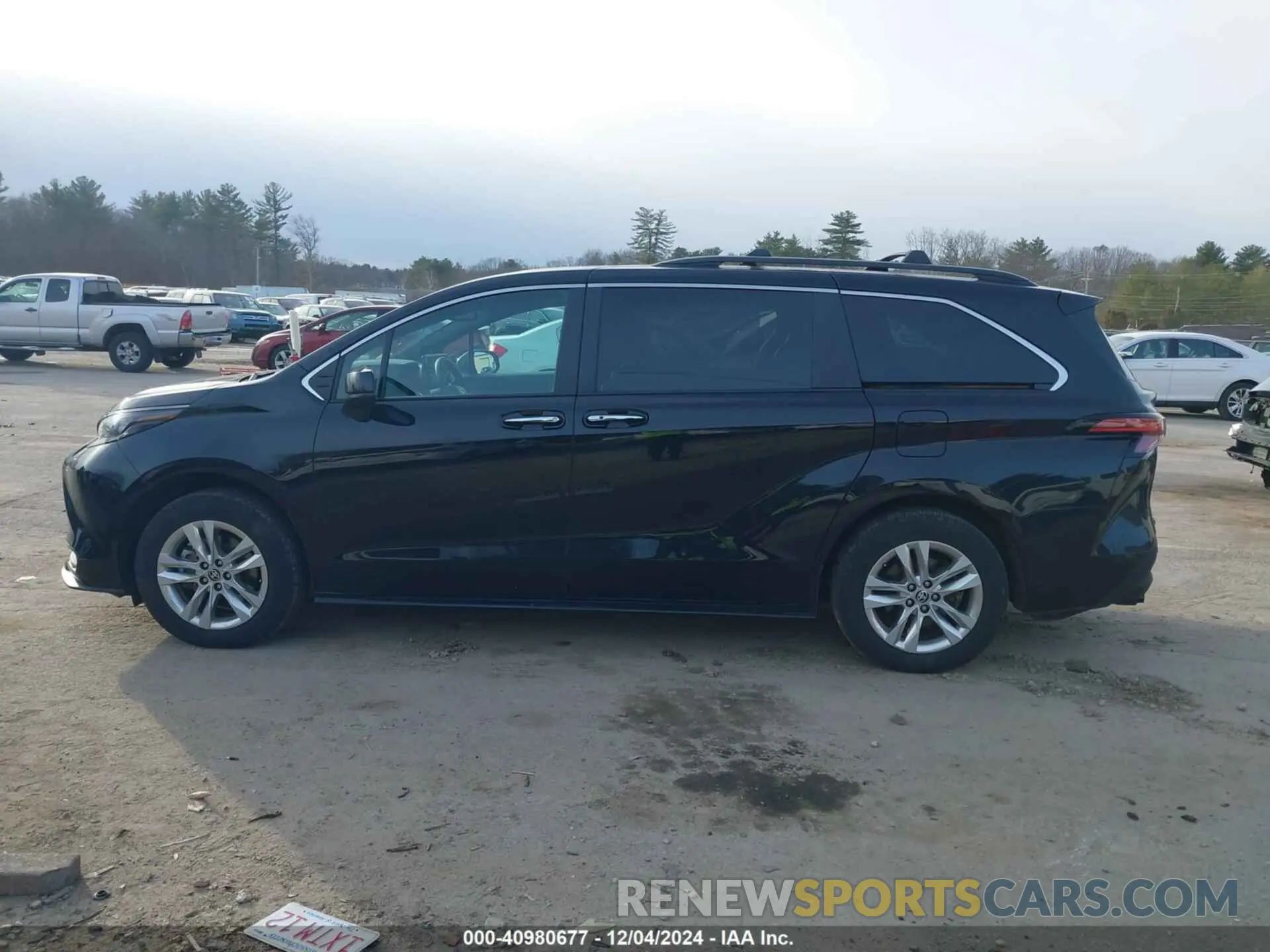 14 fotografías del automóvil dañado 5TDASKFC9NS056969 TOYOTA SIENNA 2022