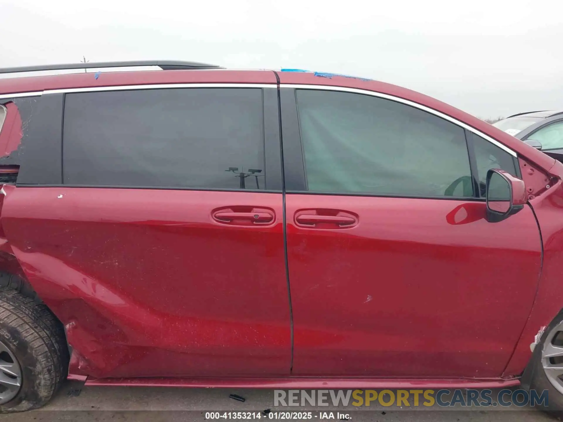 13 fotografías del automóvil dañado 5TDBRKEC0NS113173 TOYOTA SIENNA 2022