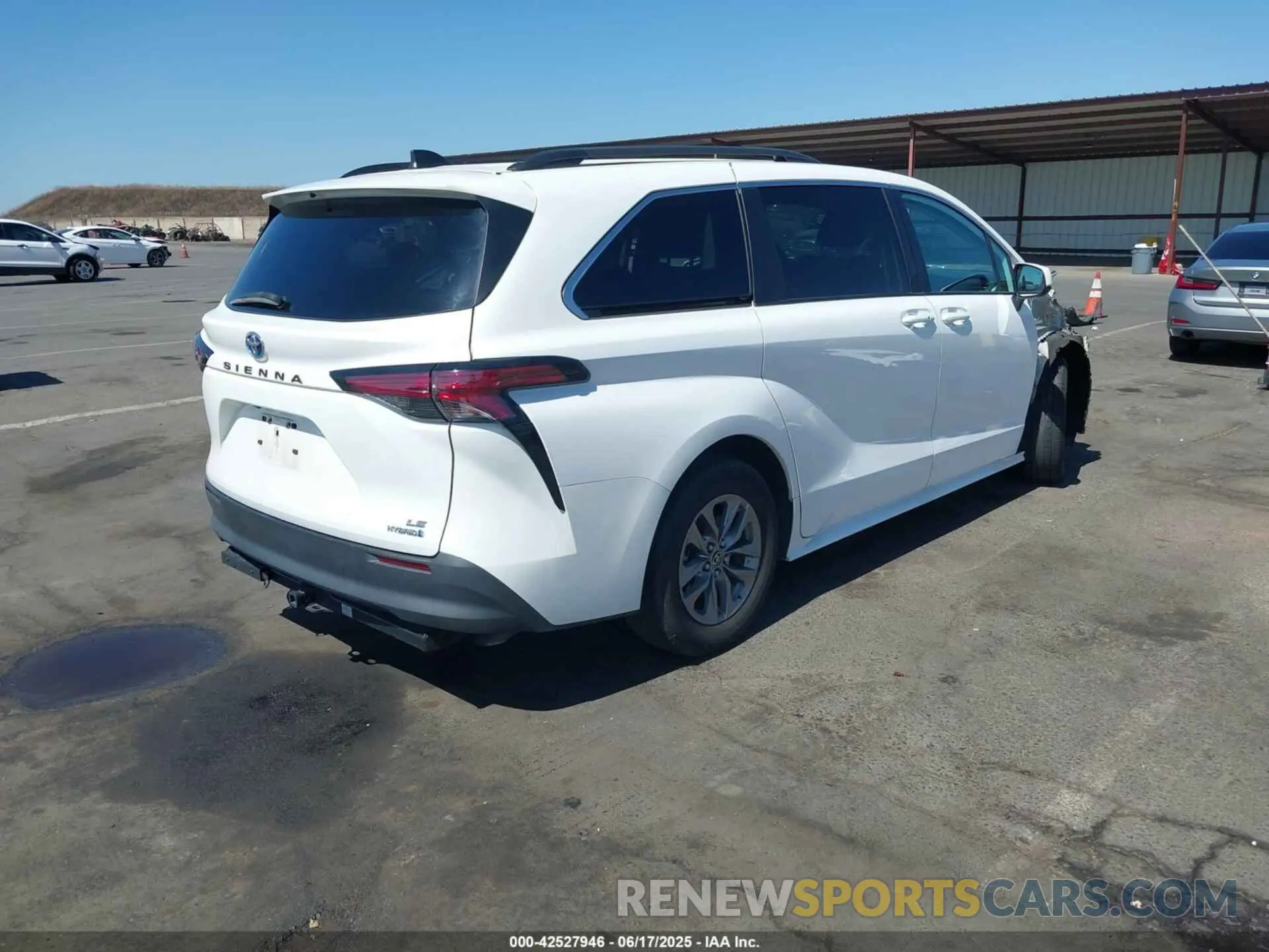 4 fotografías del automóvil dañado 5TDBRKEC1NS104739 TOYOTA SIENNA 2022