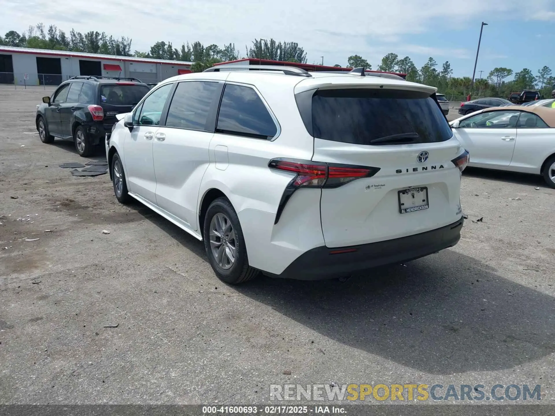 3 fotografías del automóvil dañado 5TDBRKECXNS099704 TOYOTA SIENNA 2022