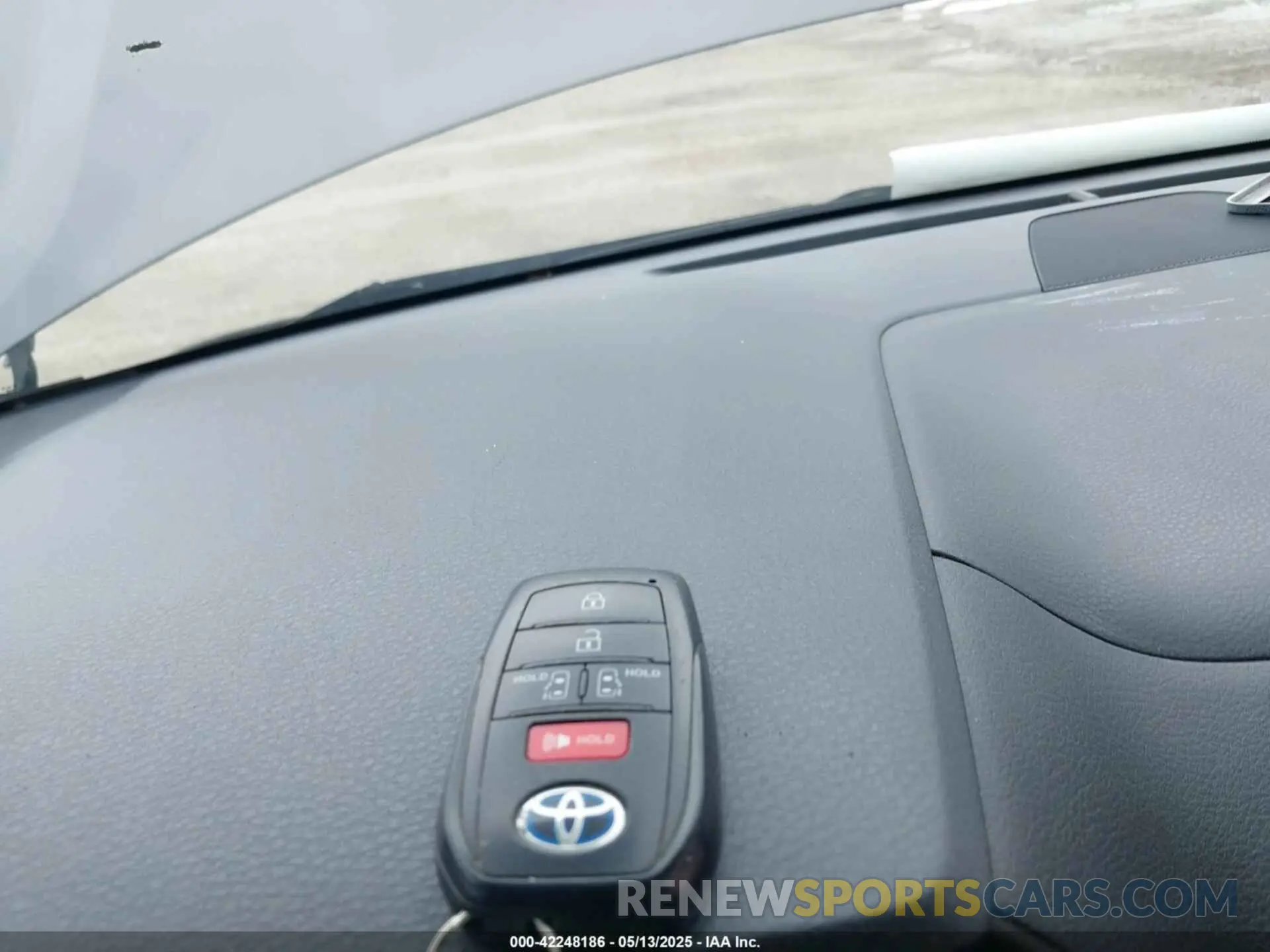 11 fotografías del automóvil dañado 5TDBSKFC8NS062850 TOYOTA SIENNA 2022