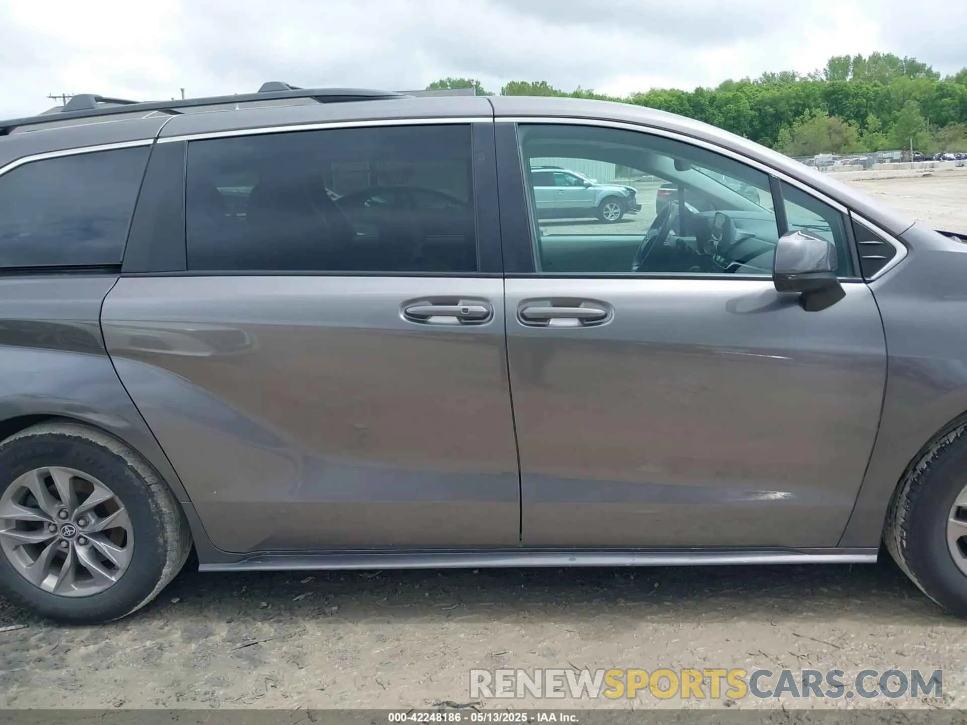 13 fotografías del automóvil dañado 5TDBSKFC8NS062850 TOYOTA SIENNA 2022