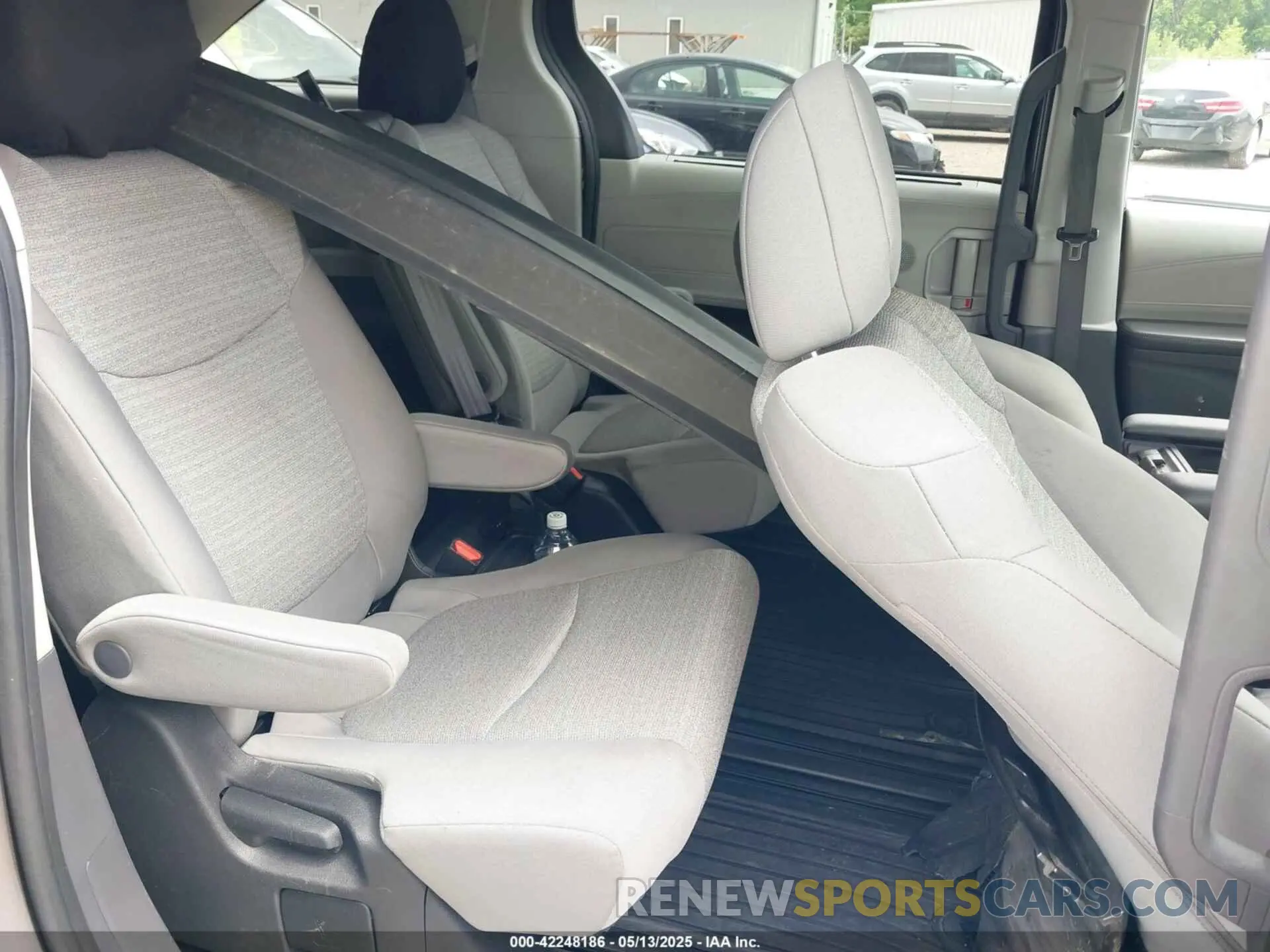 8 fotografías del automóvil dañado 5TDBSKFC8NS062850 TOYOTA SIENNA 2022