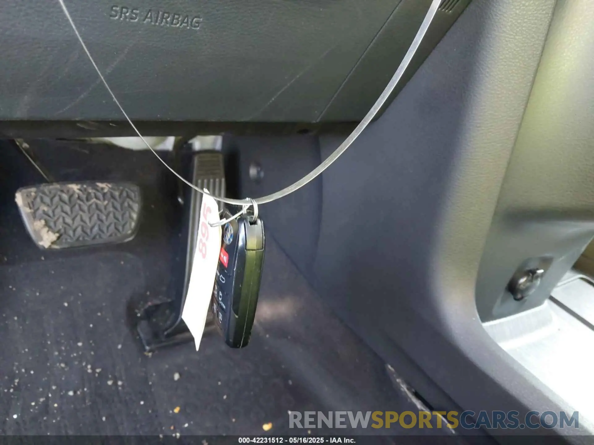 11 fotografías del automóvil dañado 5TDDRKEC8NS079069 TOYOTA SIENNA 2022
