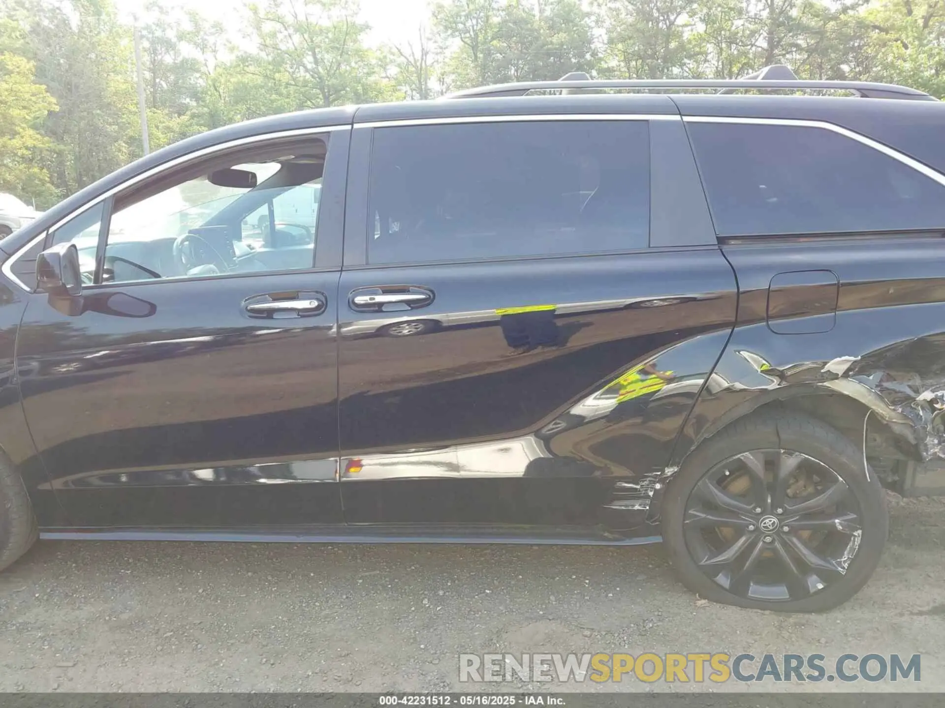14 fotografías del automóvil dañado 5TDDRKEC8NS079069 TOYOTA SIENNA 2022