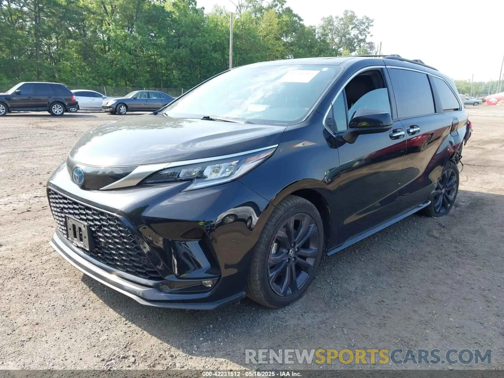 2 fotografías del automóvil dañado 5TDDRKEC8NS079069 TOYOTA SIENNA 2022
